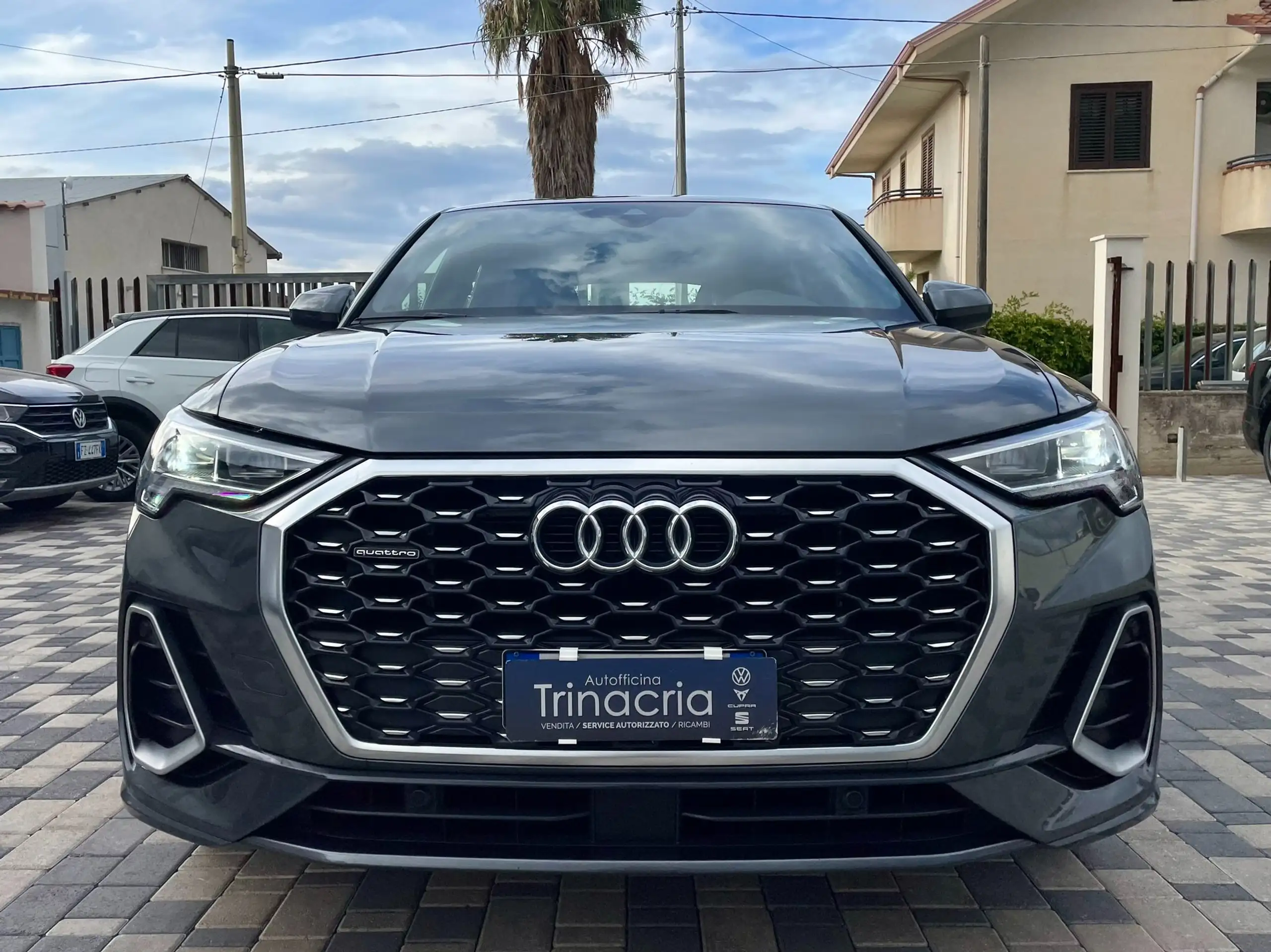 Audi - Q3