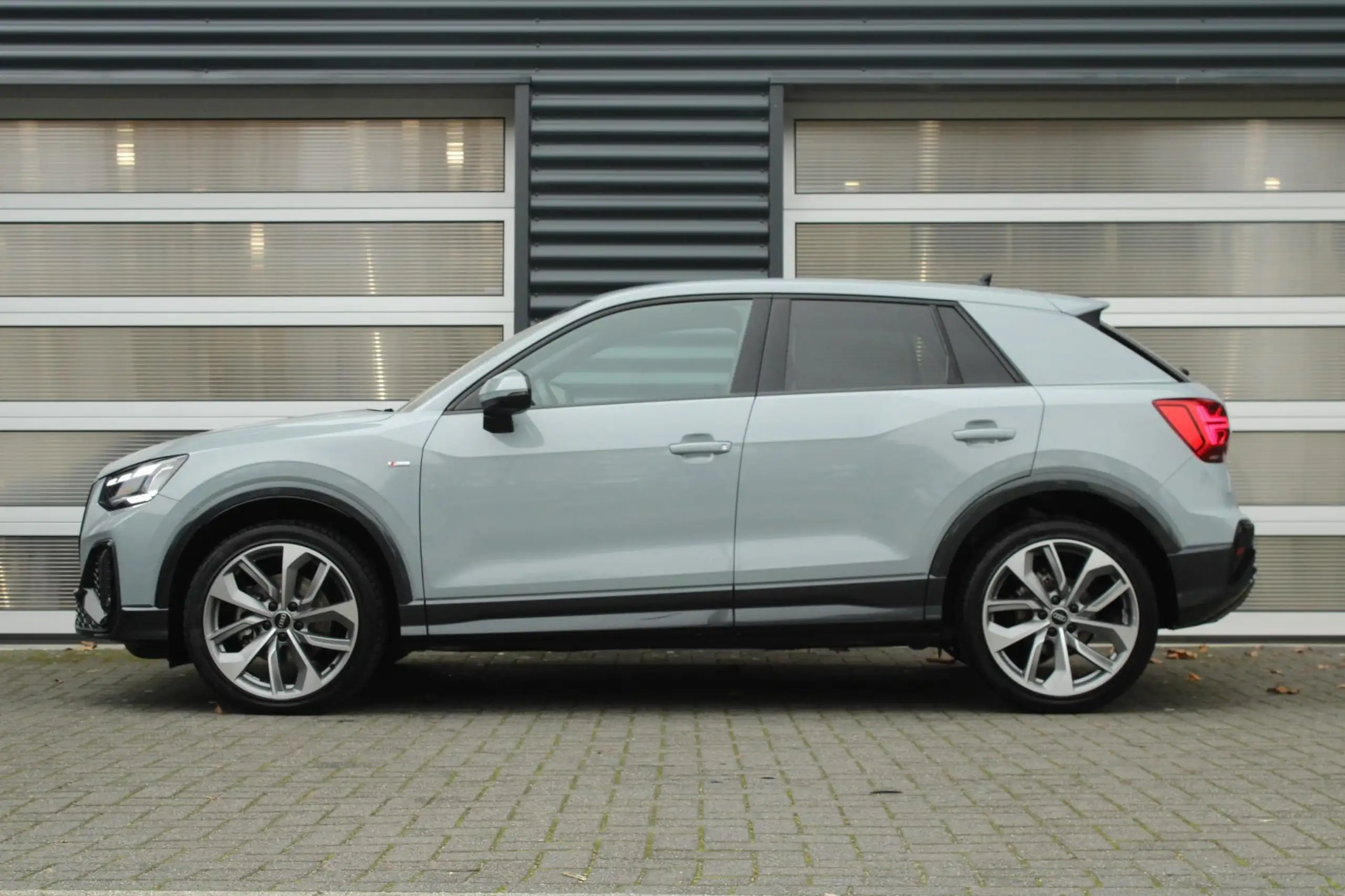 Audi - Q2