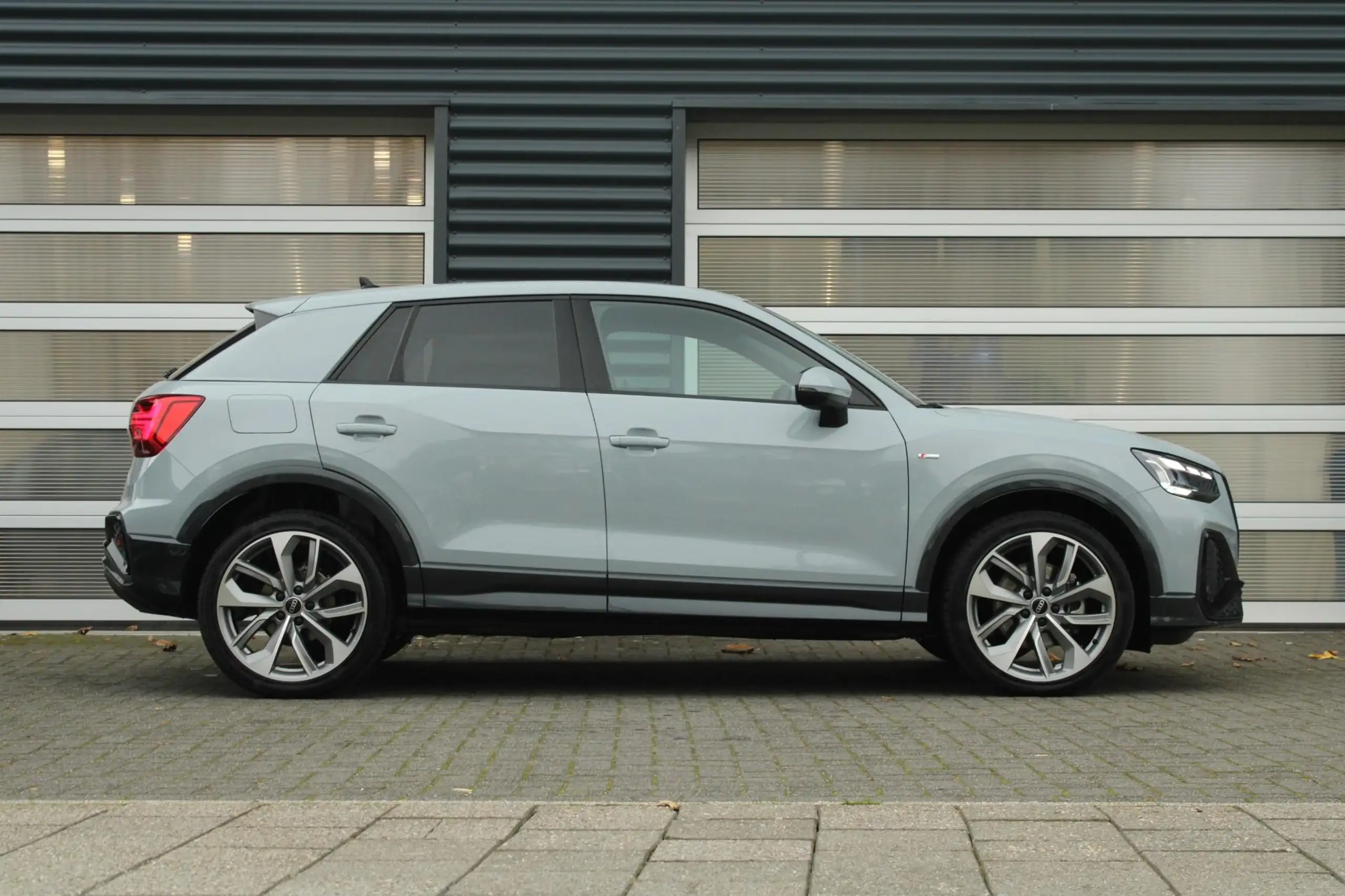 Audi - Q2