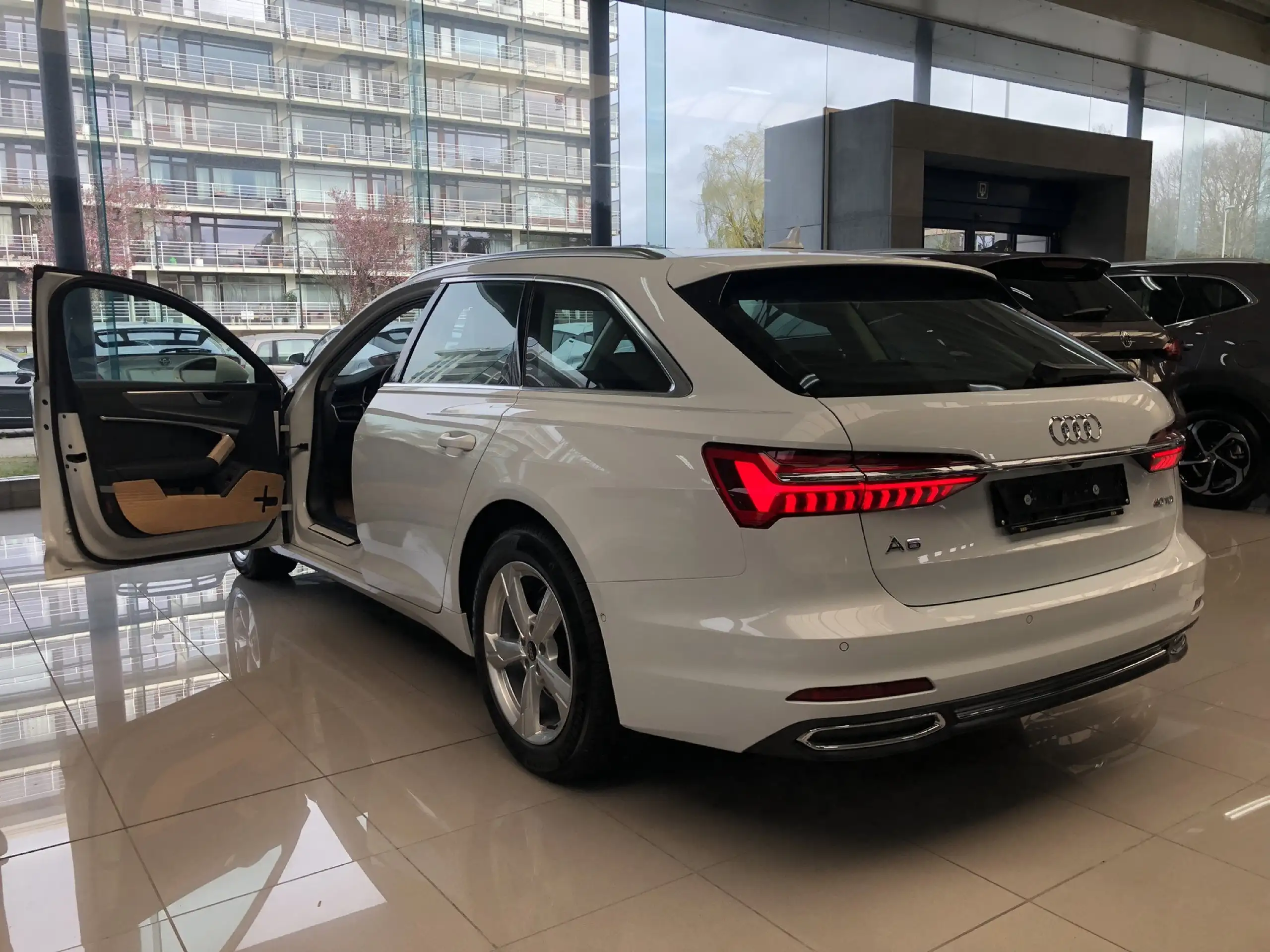 Audi - A6