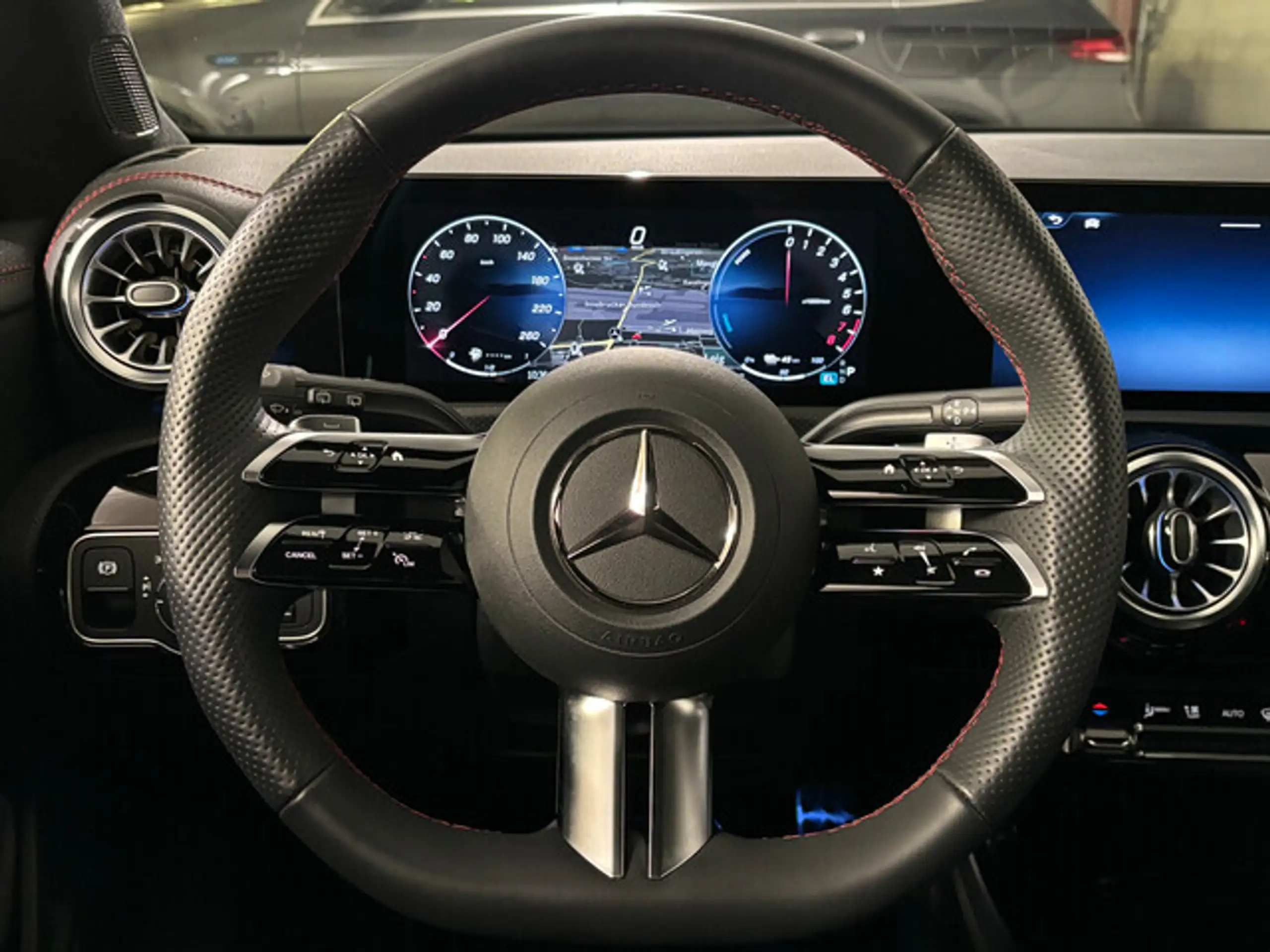 Mercedes-Benz - CLA 250