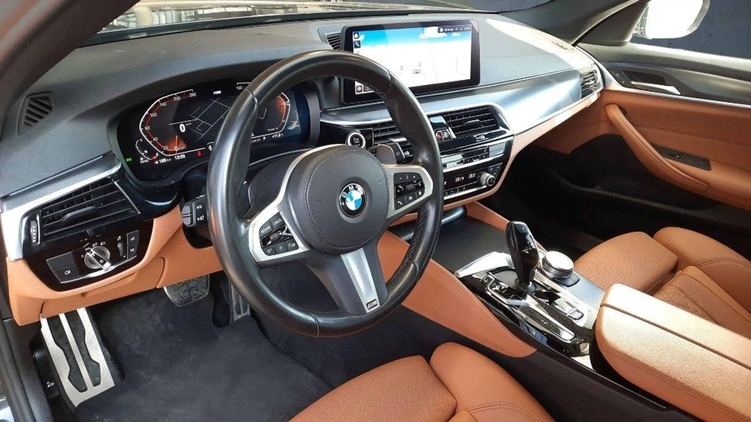 BMW - 530