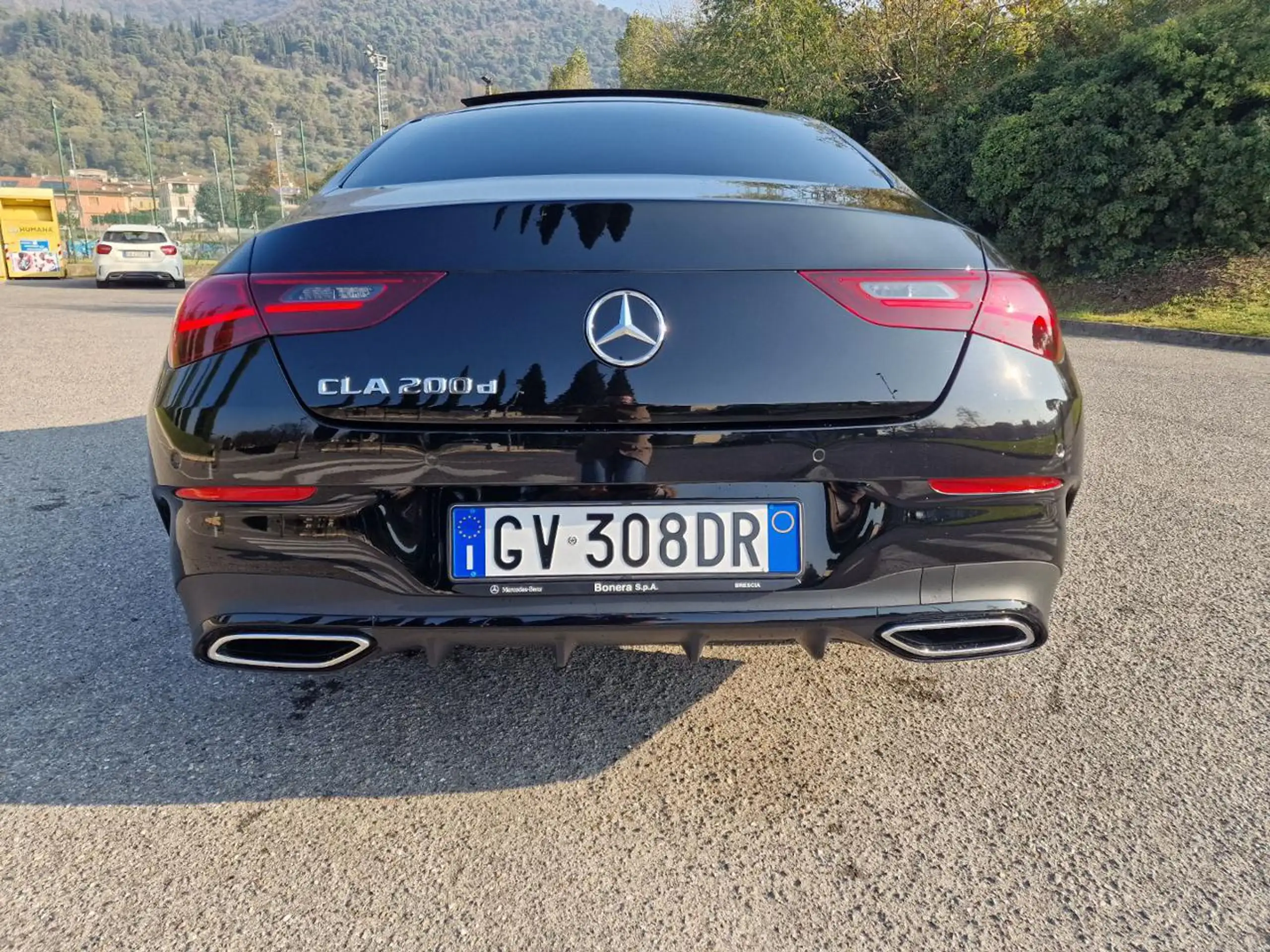 Mercedes-Benz - CLA 200