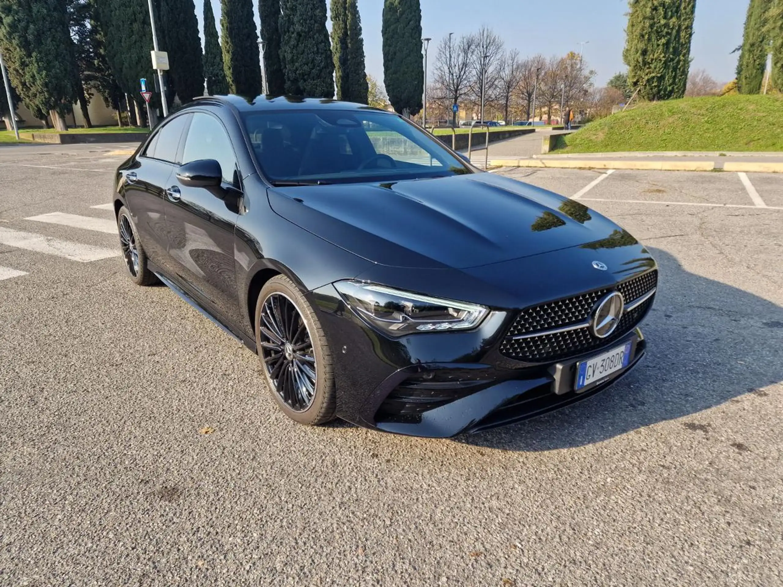 Mercedes-Benz - CLA 200