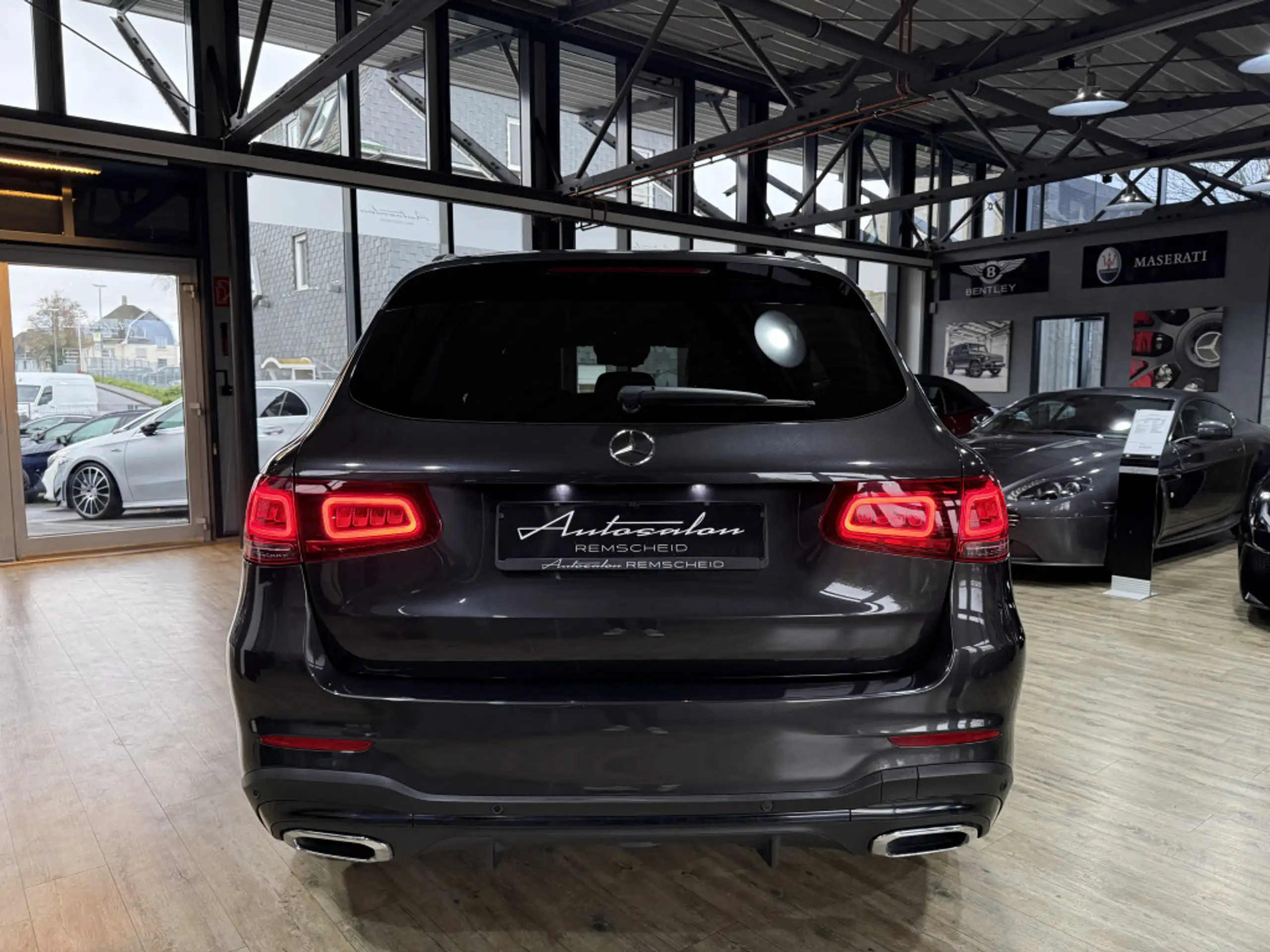 Mercedes-Benz - GLC 400