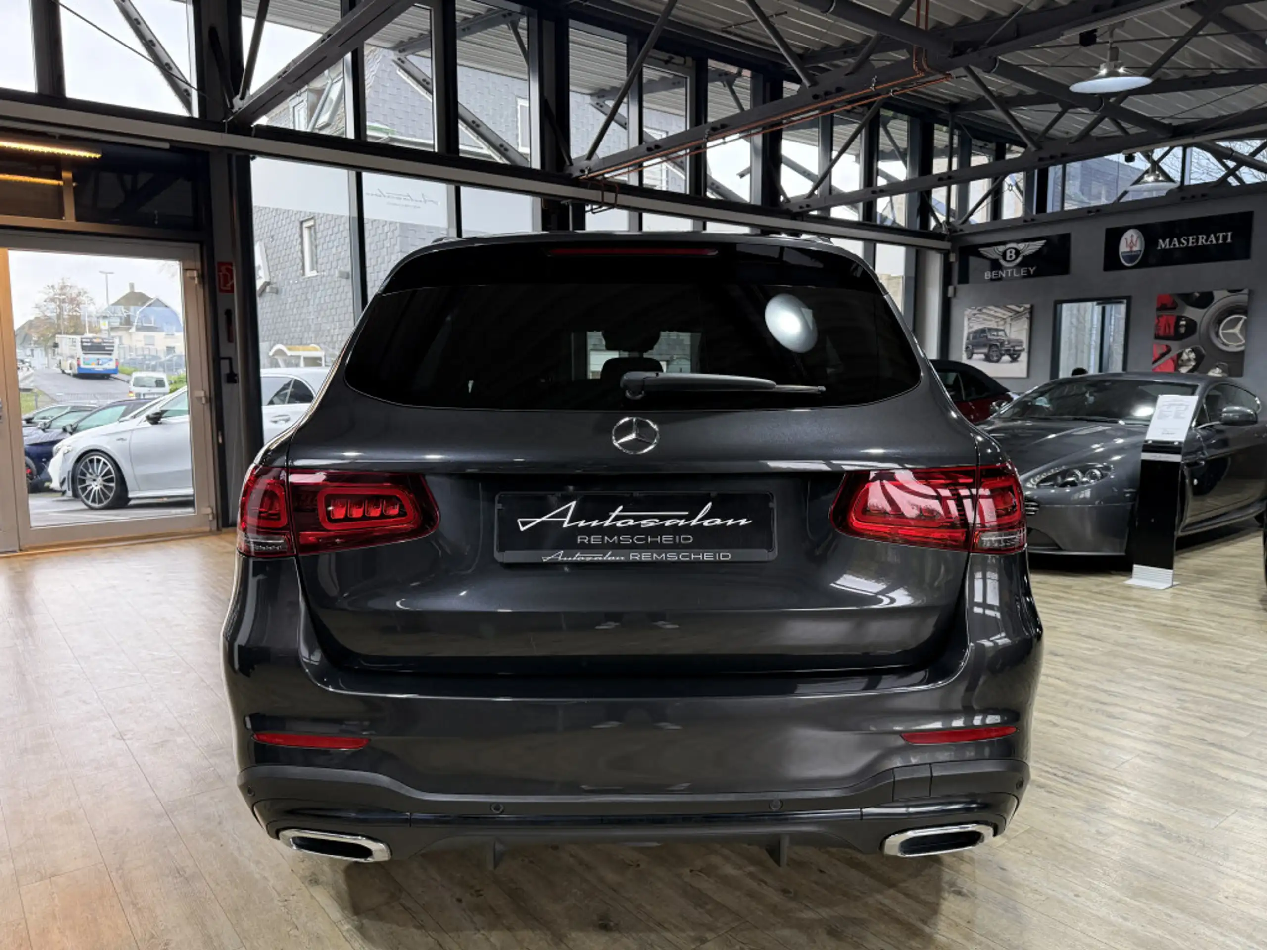 Mercedes-Benz - GLC 400