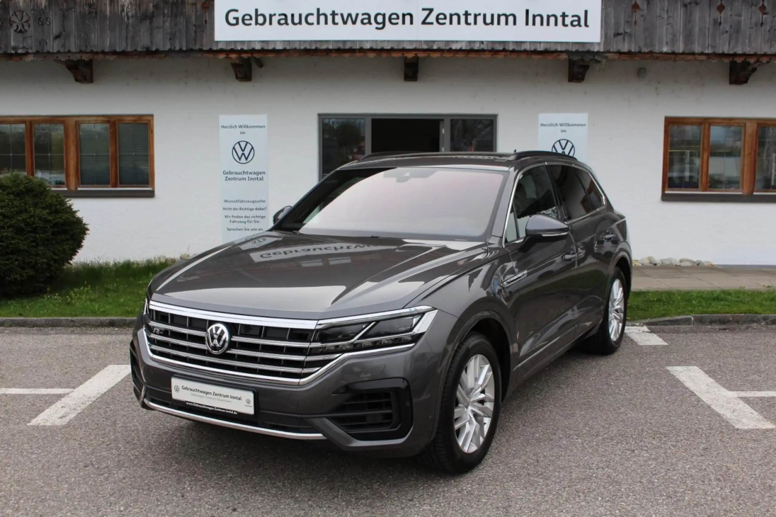 Volkswagen - Touareg