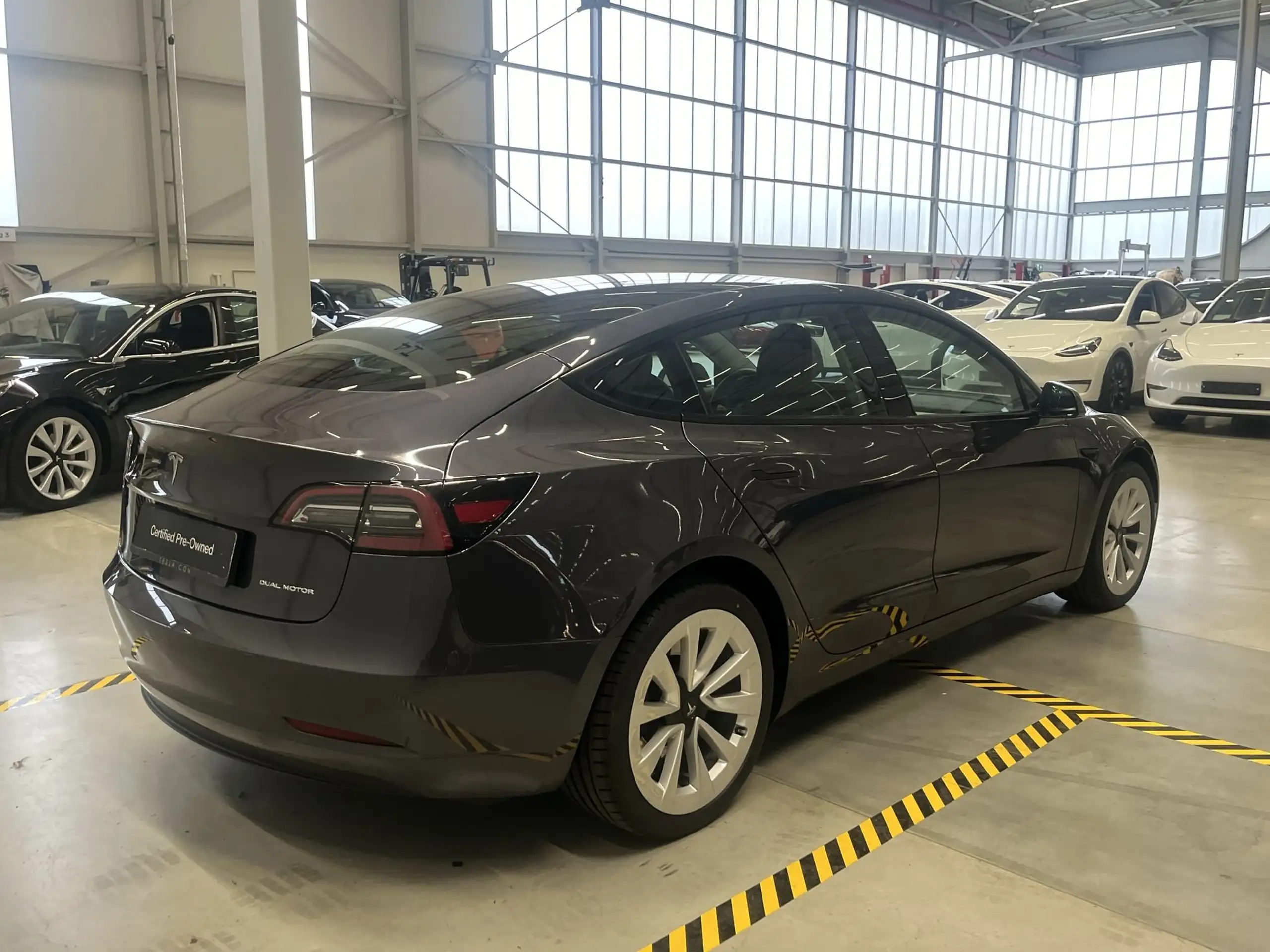 Tesla - Model 3