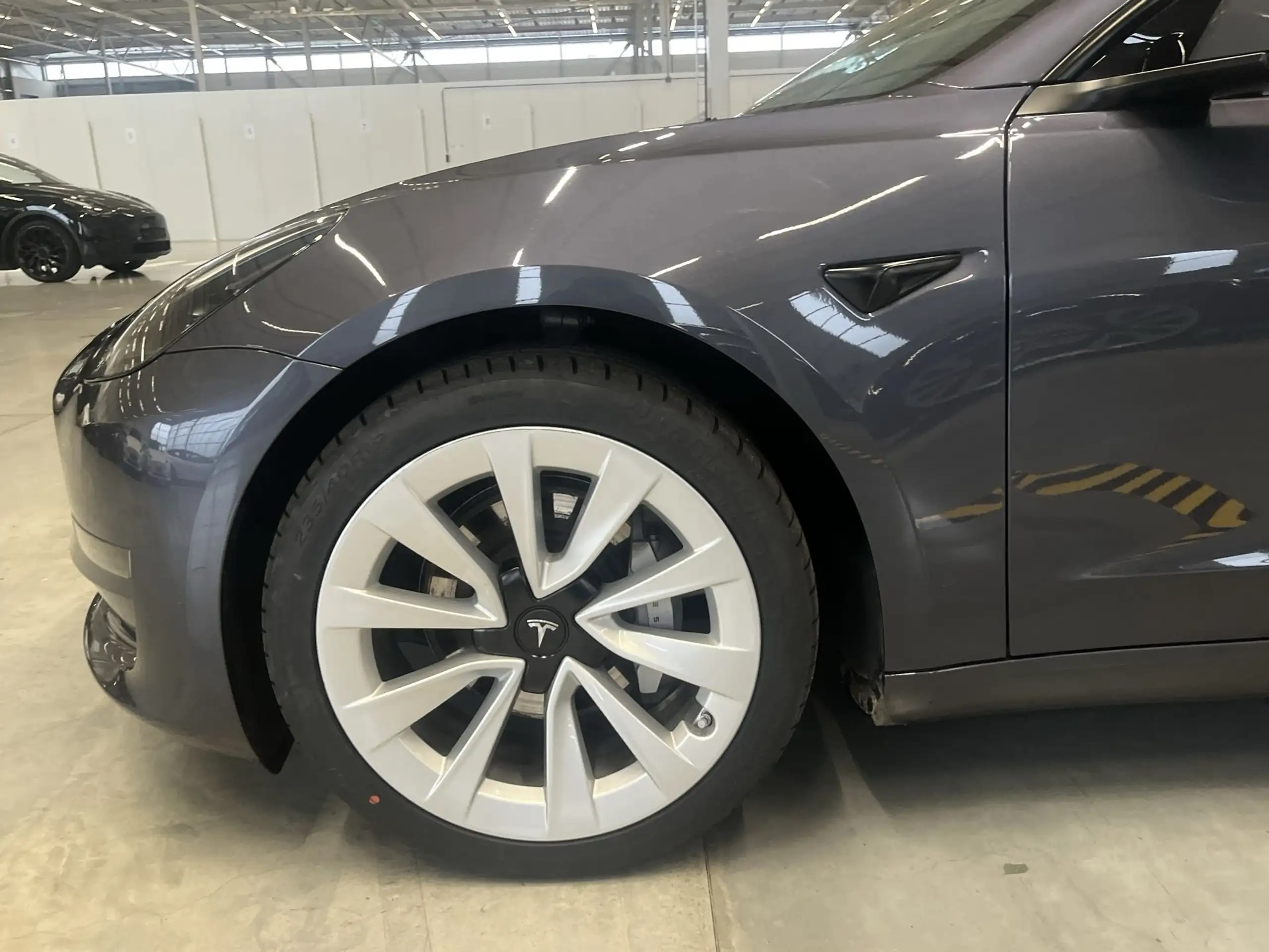 Tesla - Model 3