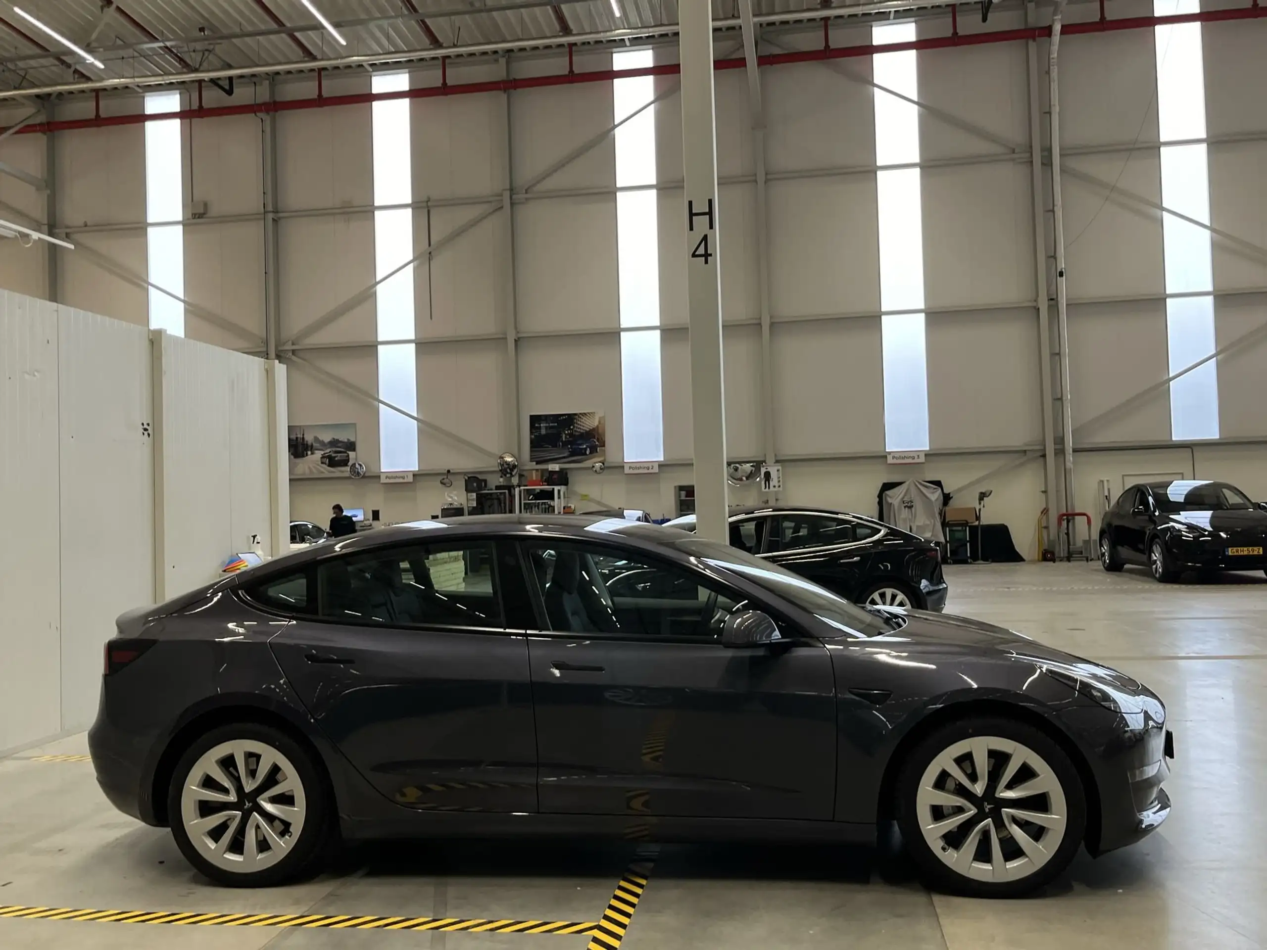 Tesla - Model 3