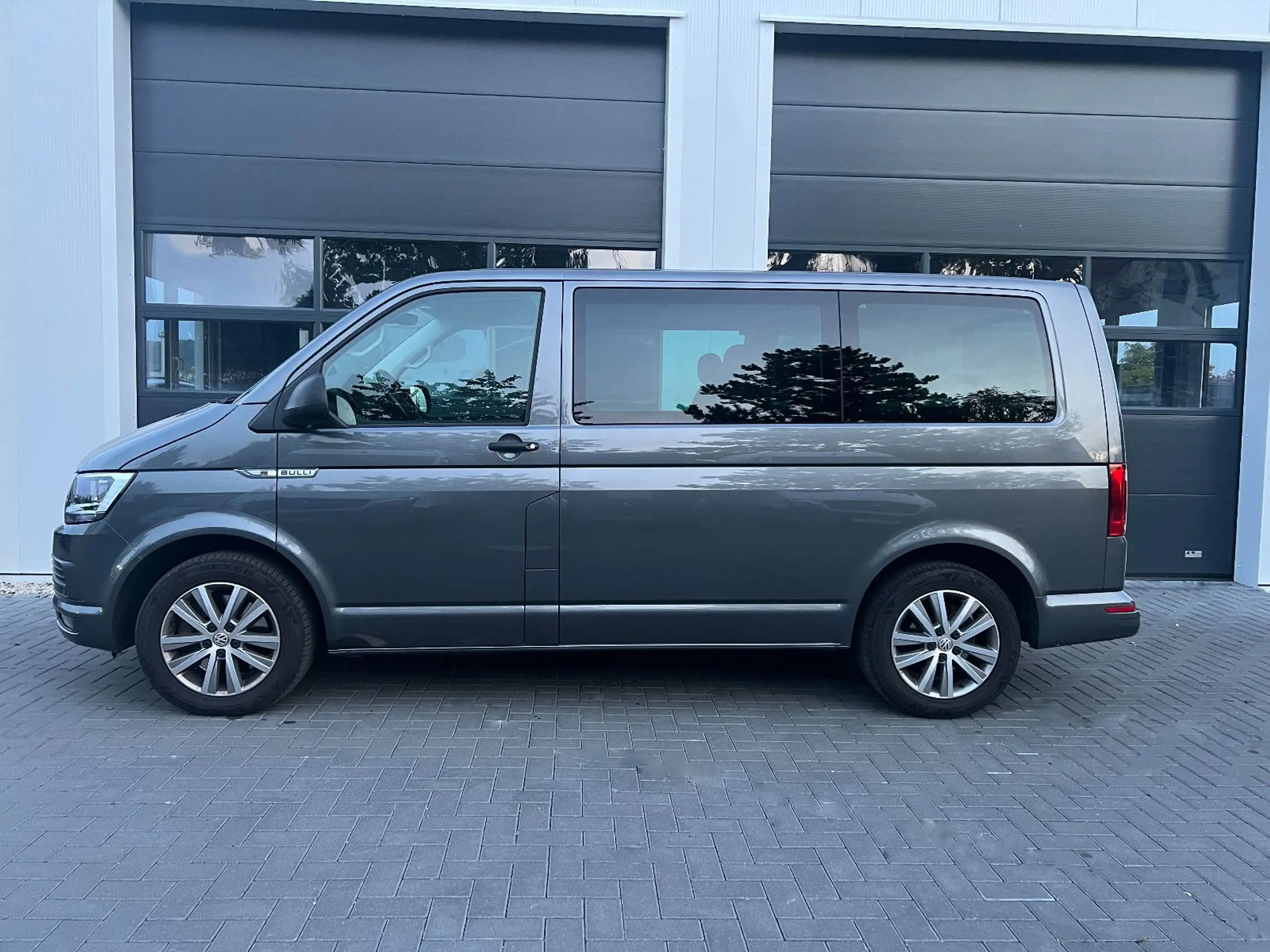 Volkswagen - T6 Multivan