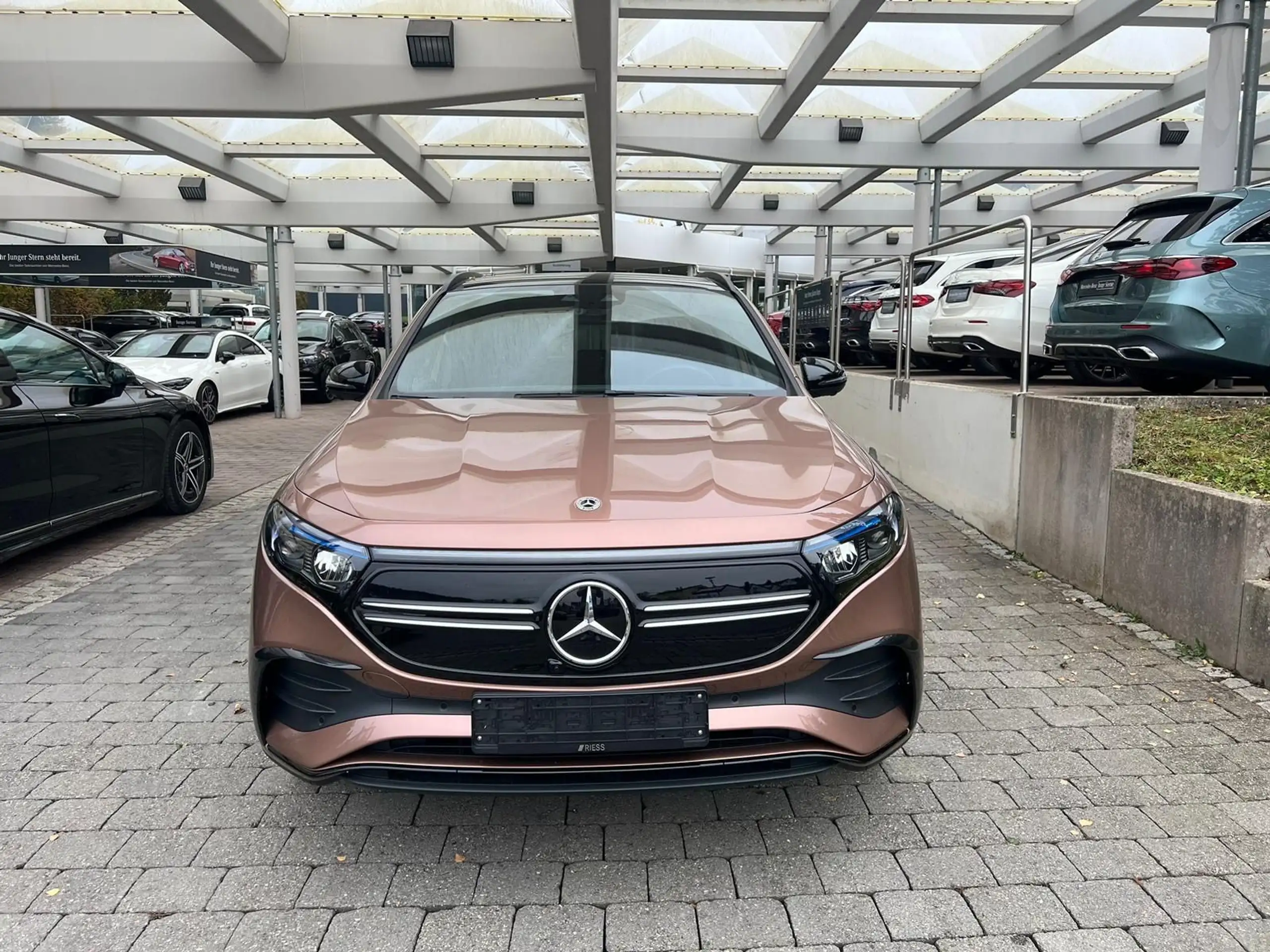 Mercedes-Benz - EQA