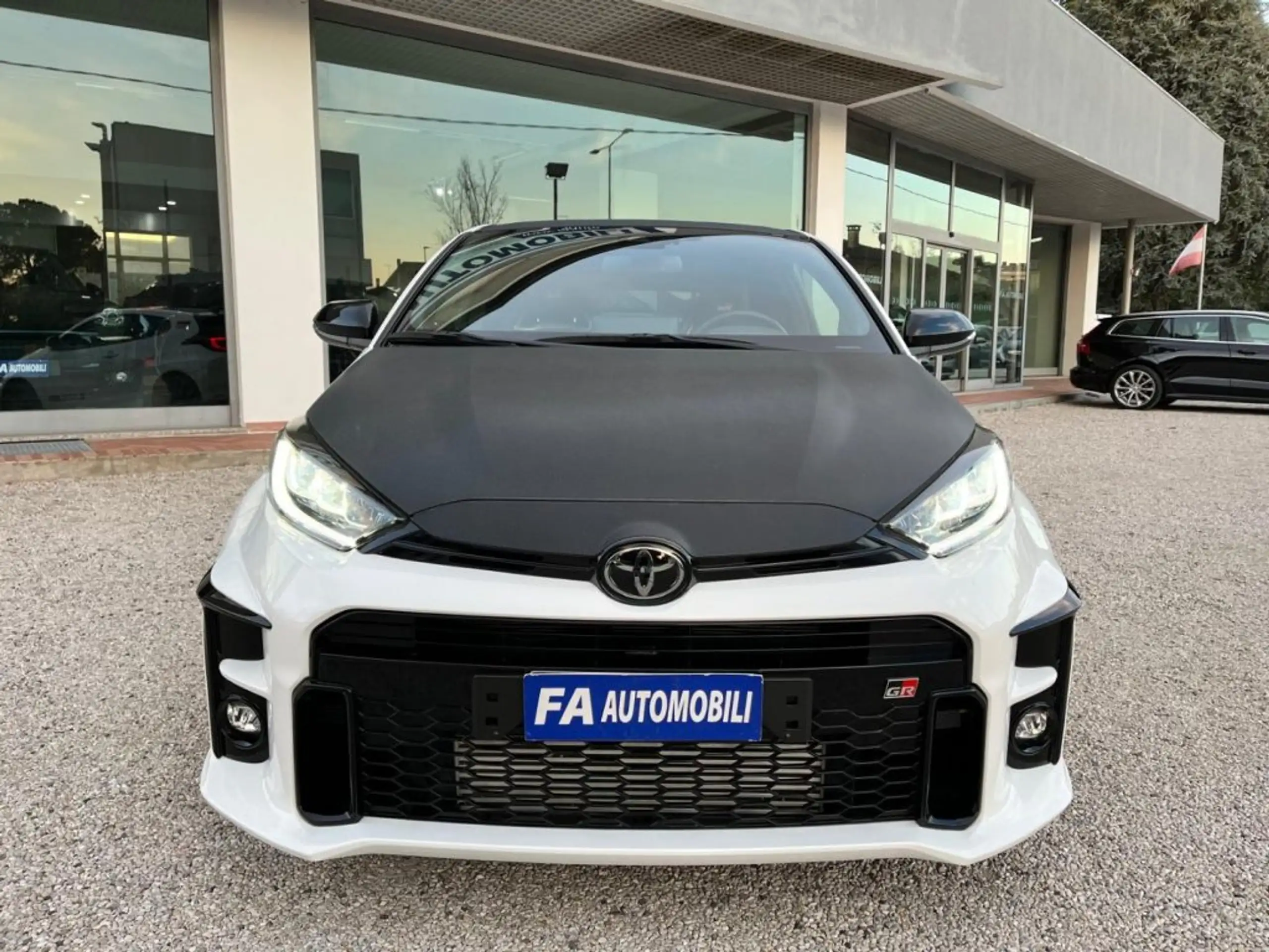 Toyota - Yaris