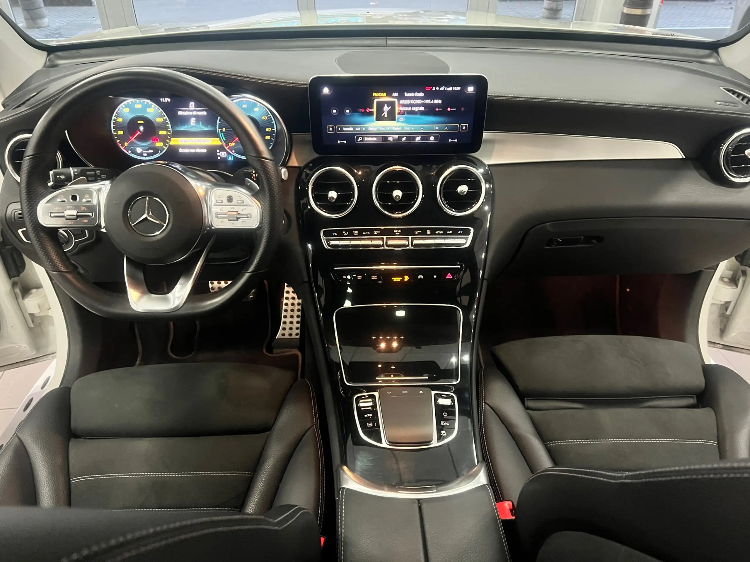 Mercedes-Benz - GLC 300