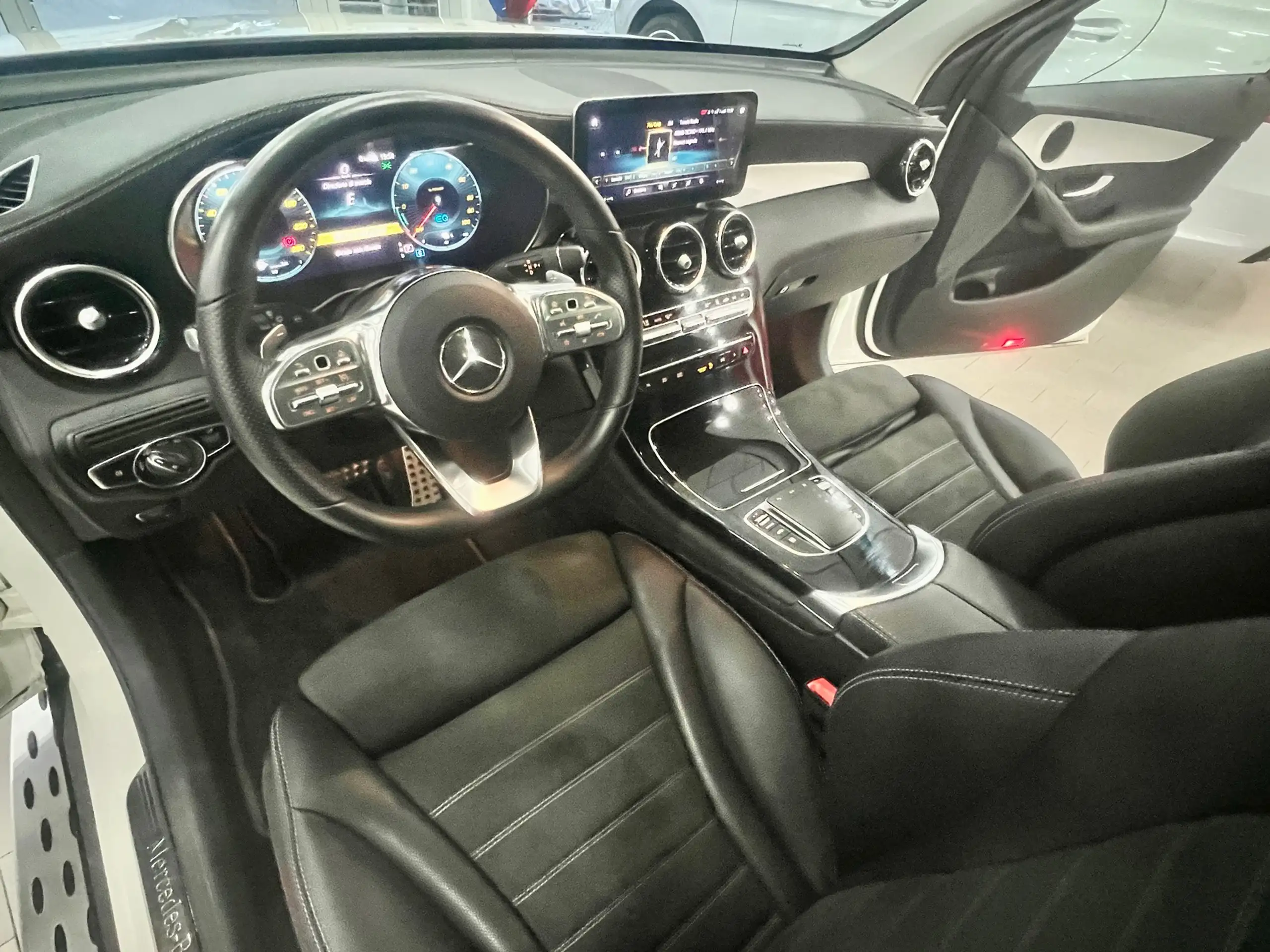 Mercedes-Benz - GLC 300