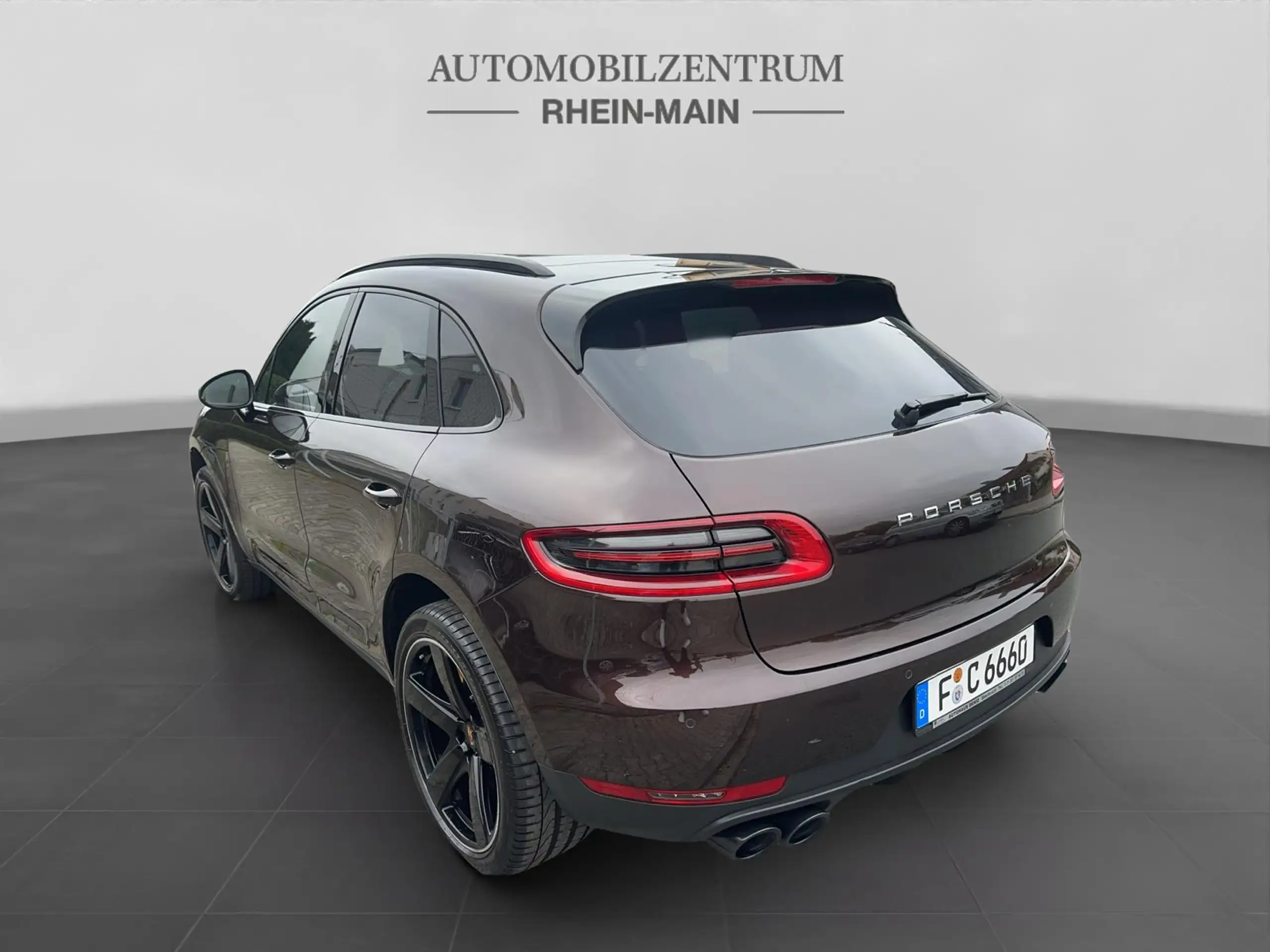 Porsche - Macan