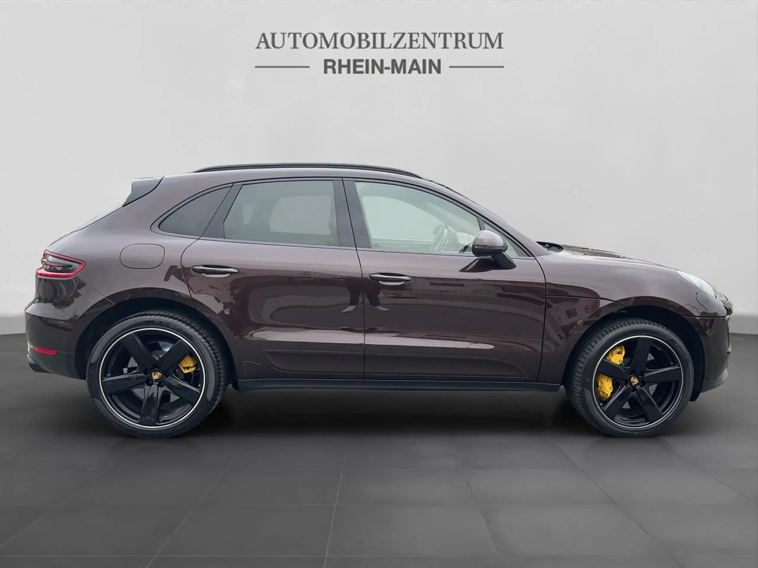 Porsche - Macan