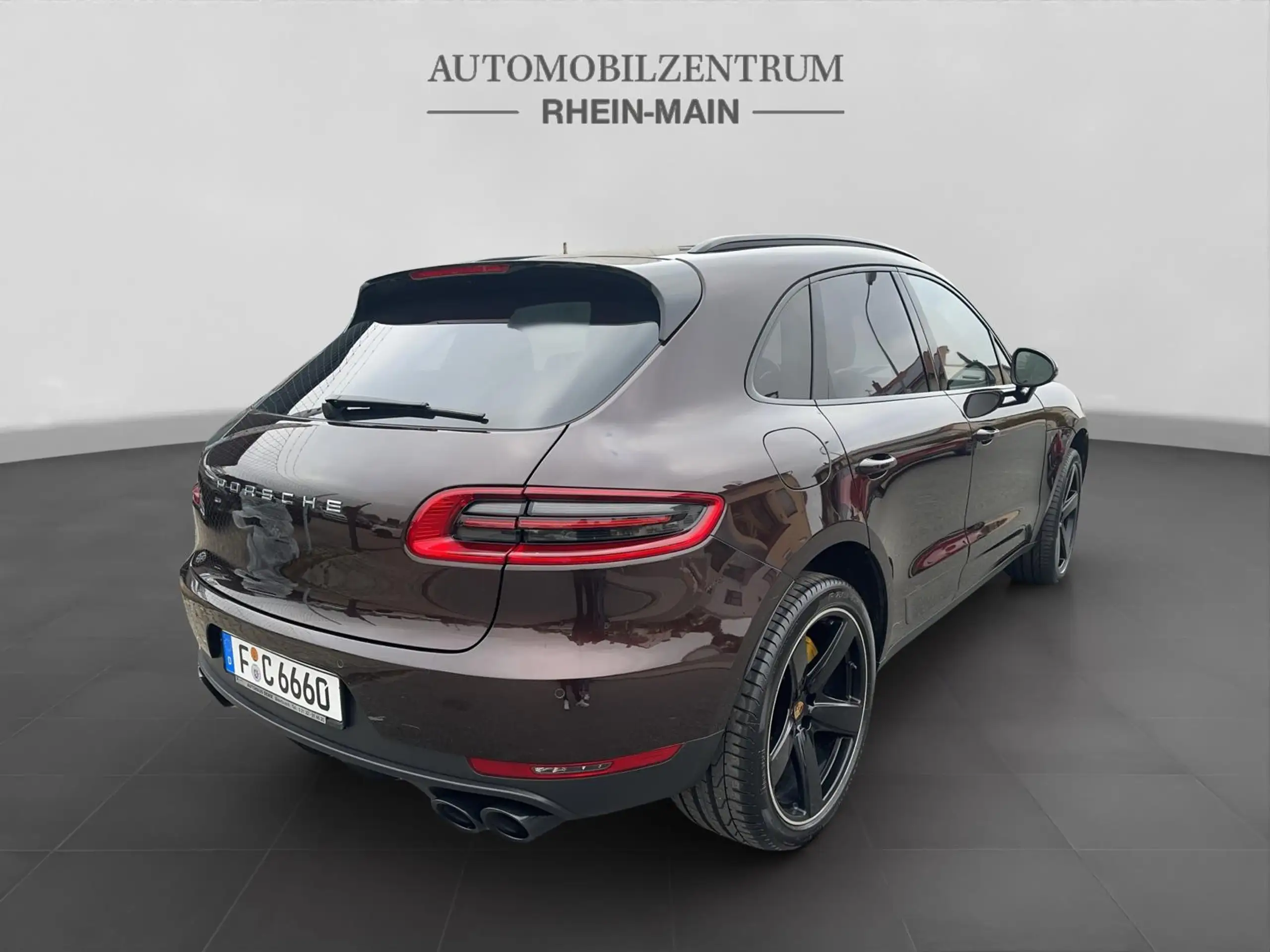 Porsche - Macan