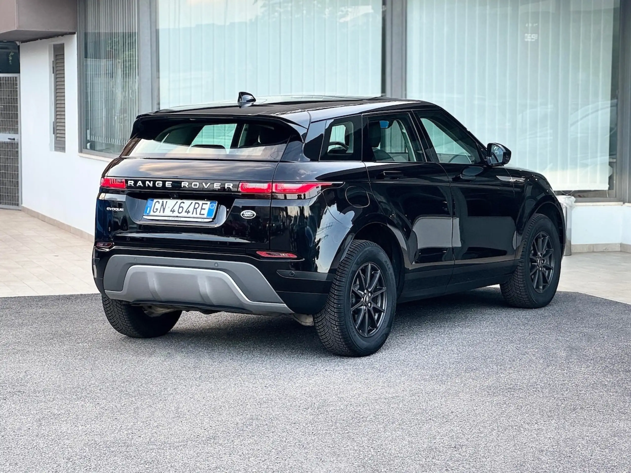 Land Rover - Range Rover Evoque