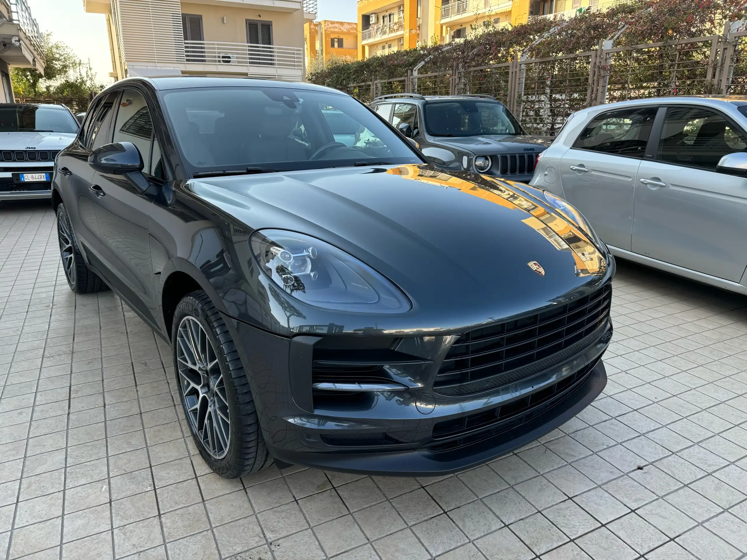 Porsche - Macan