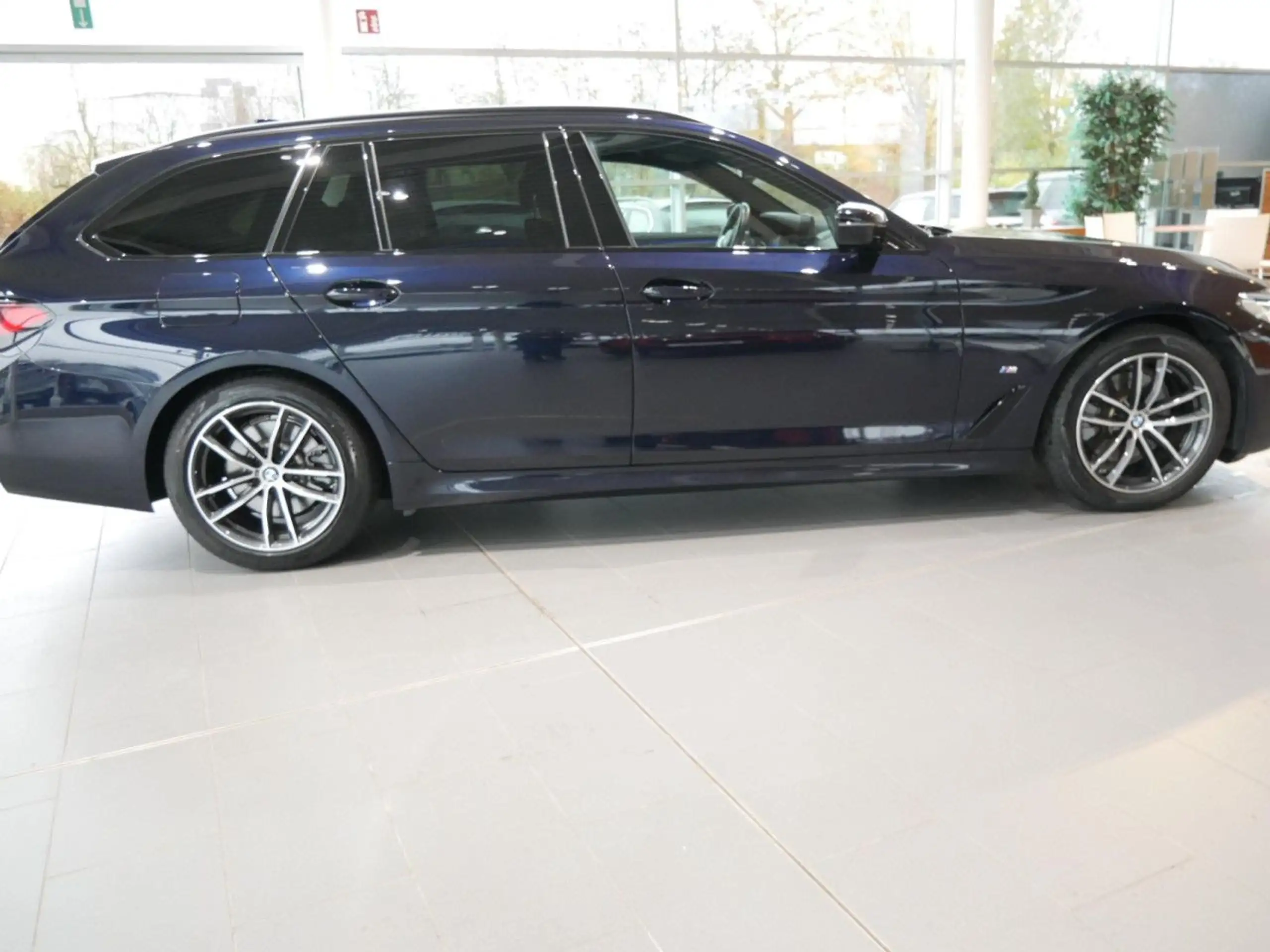 BMW - 520