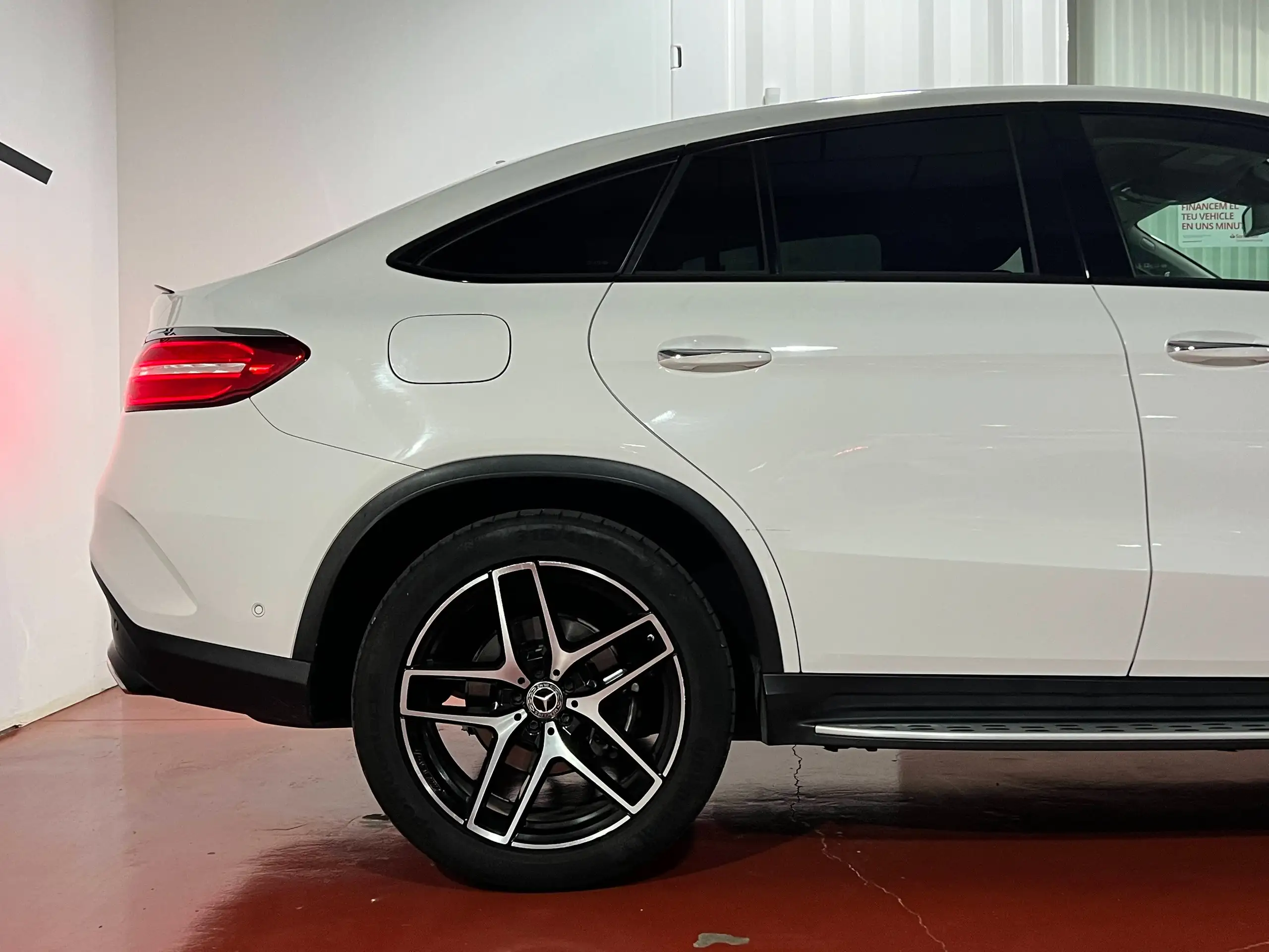 Mercedes-Benz - GLE 350