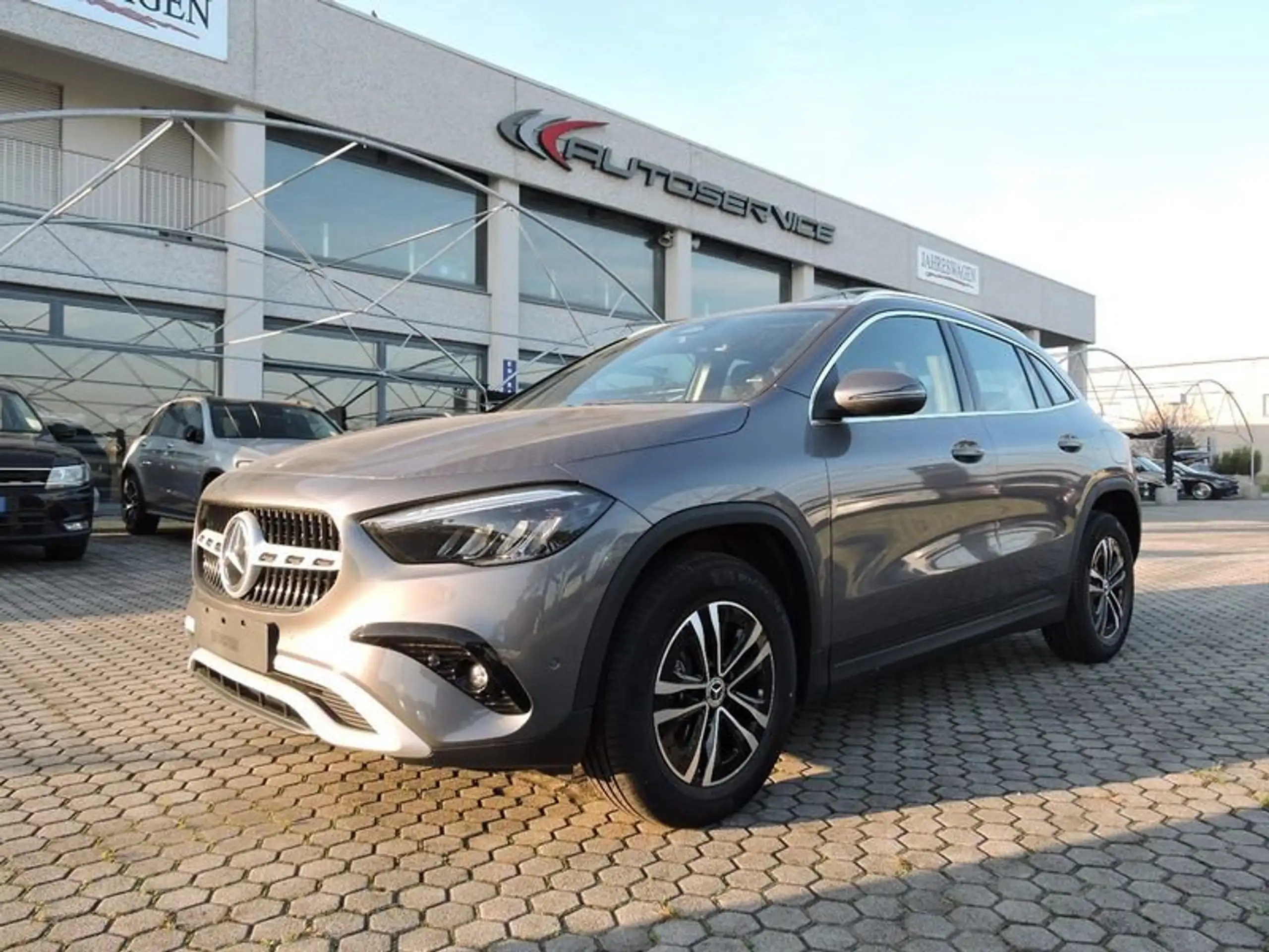 Mercedes-Benz - GLA 180