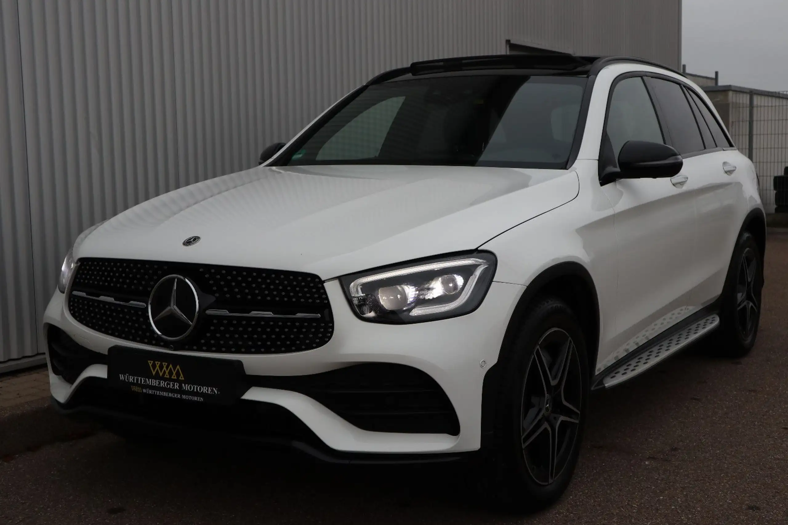 Mercedes-Benz - GLC 400