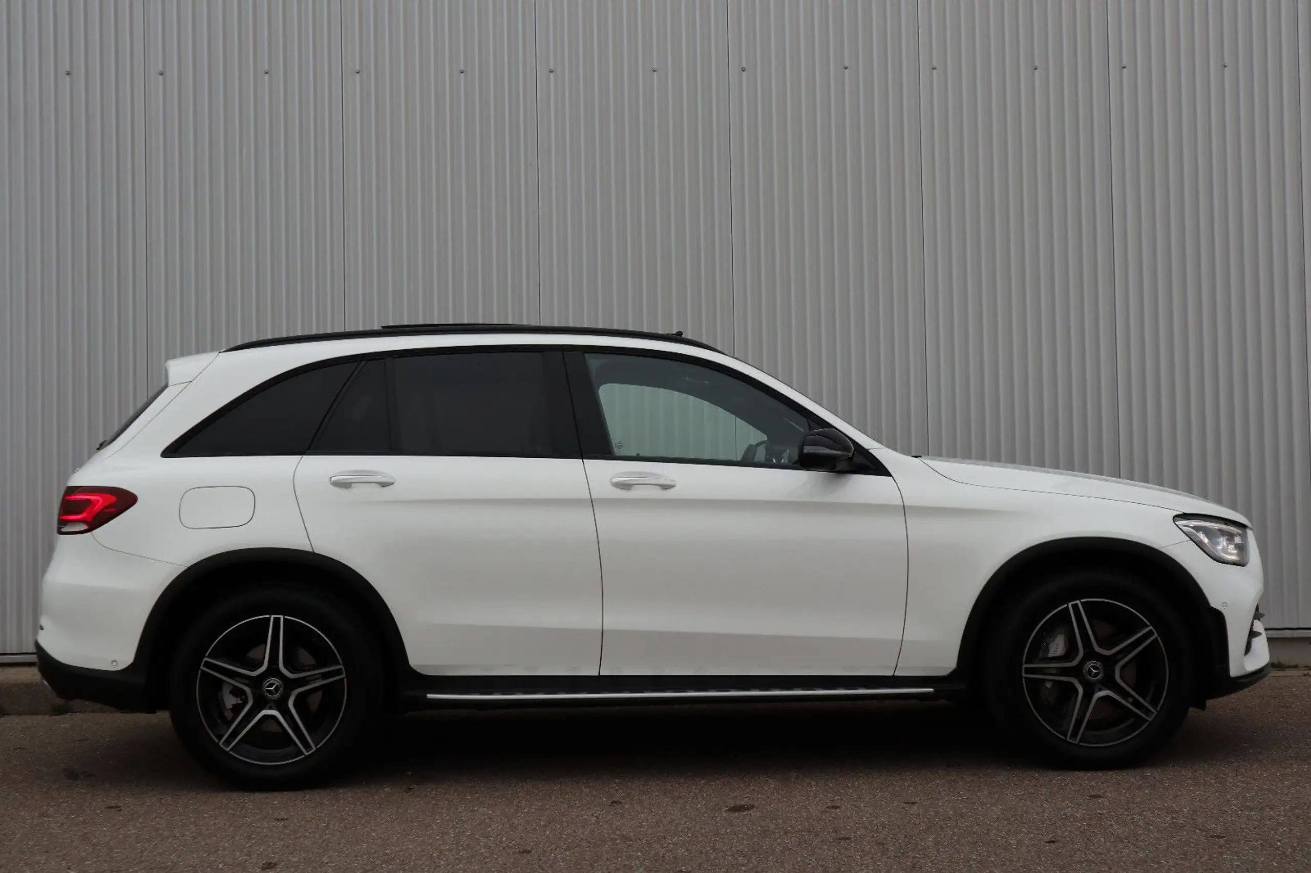 Mercedes-Benz - GLC 400