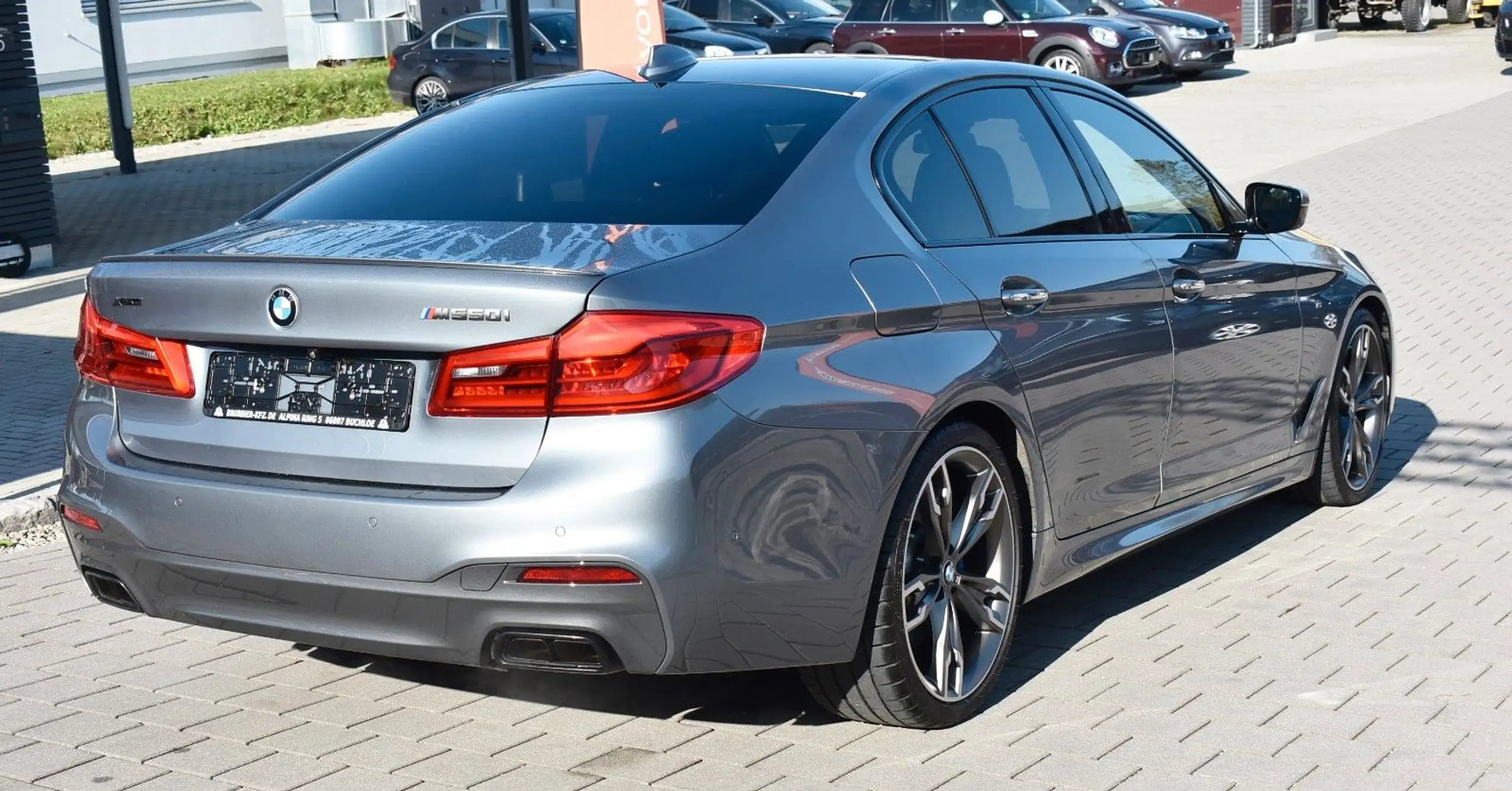 BMW - 550