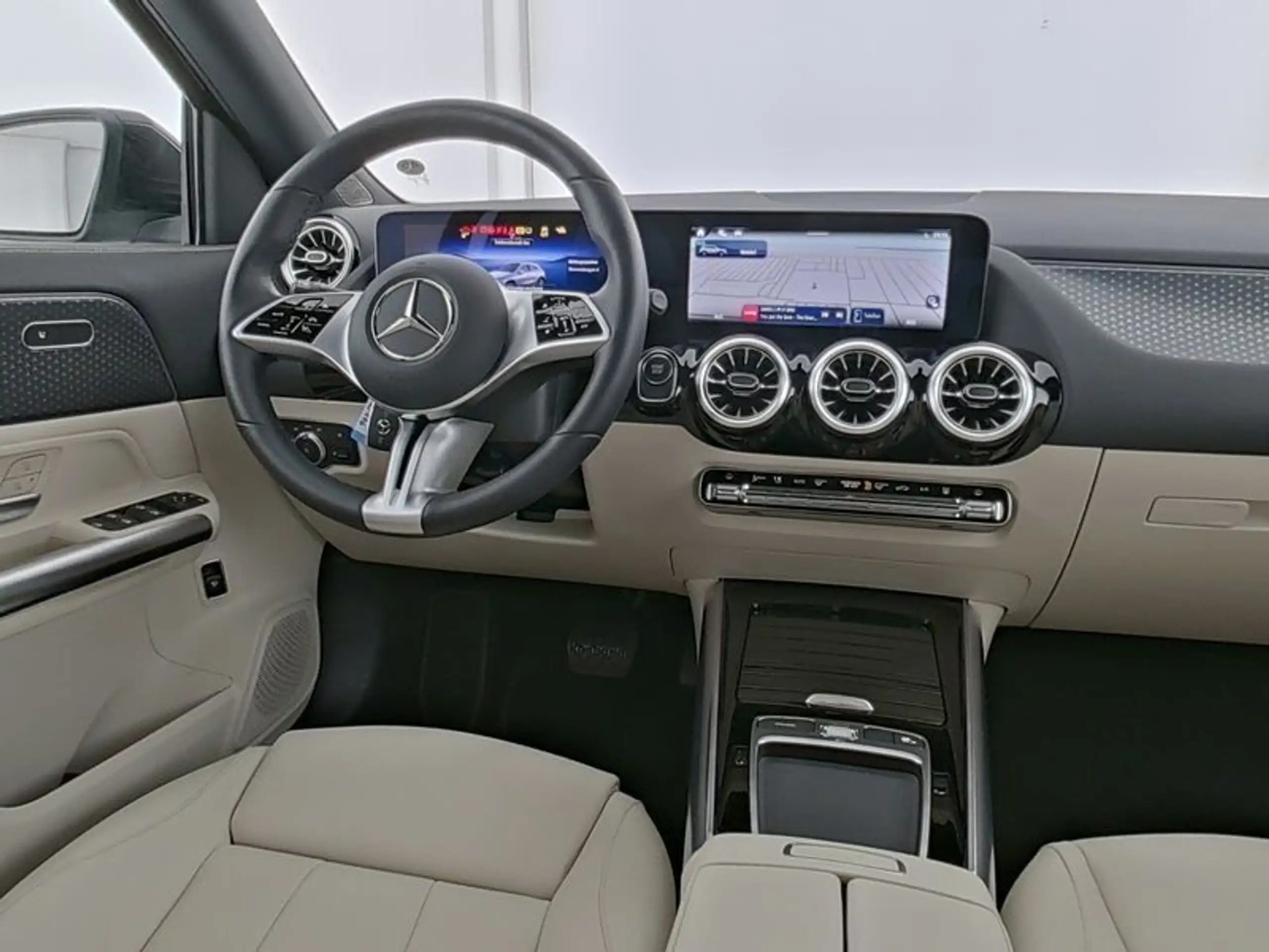 Mercedes-Benz - EQA