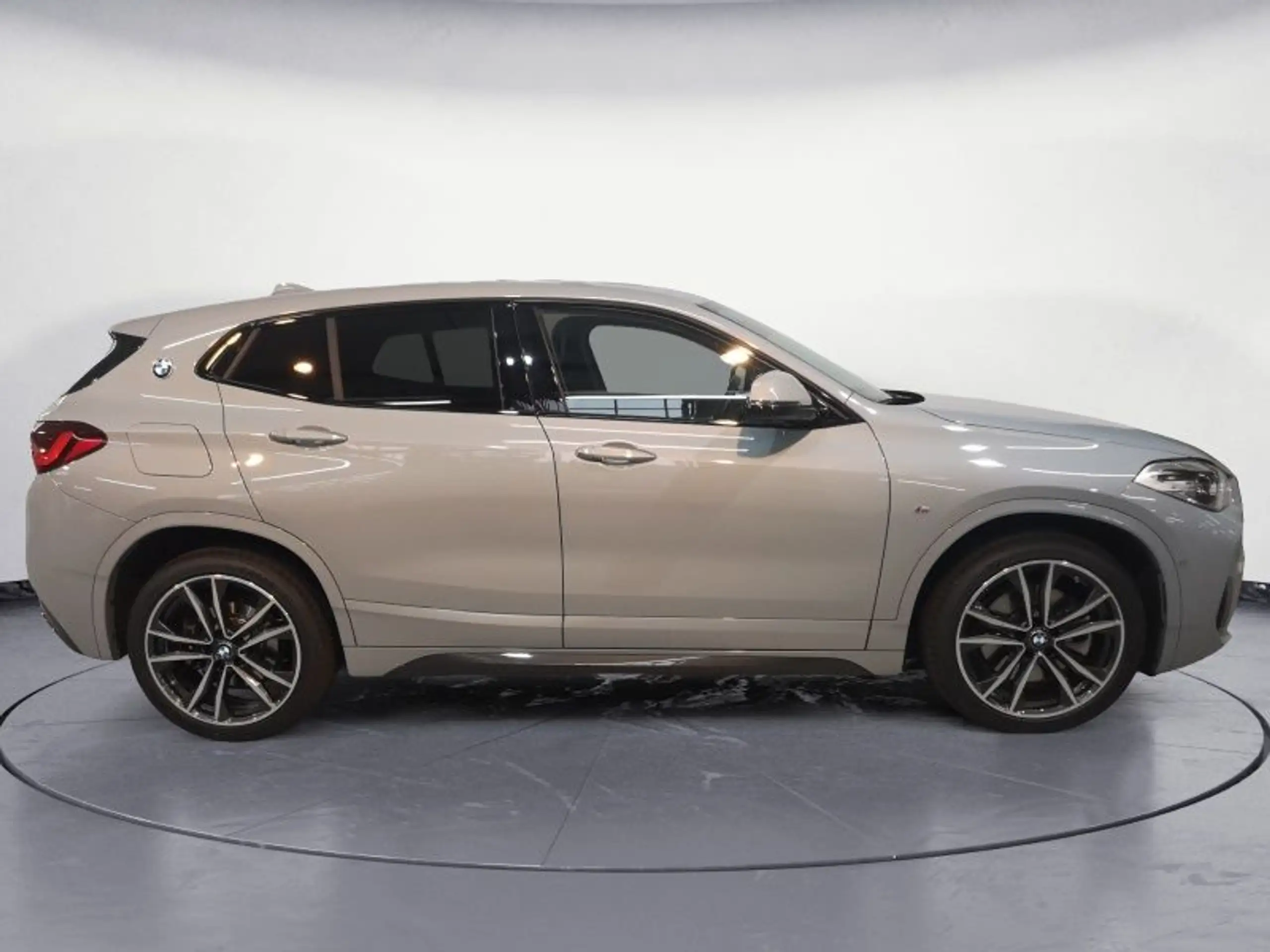 BMW - X2