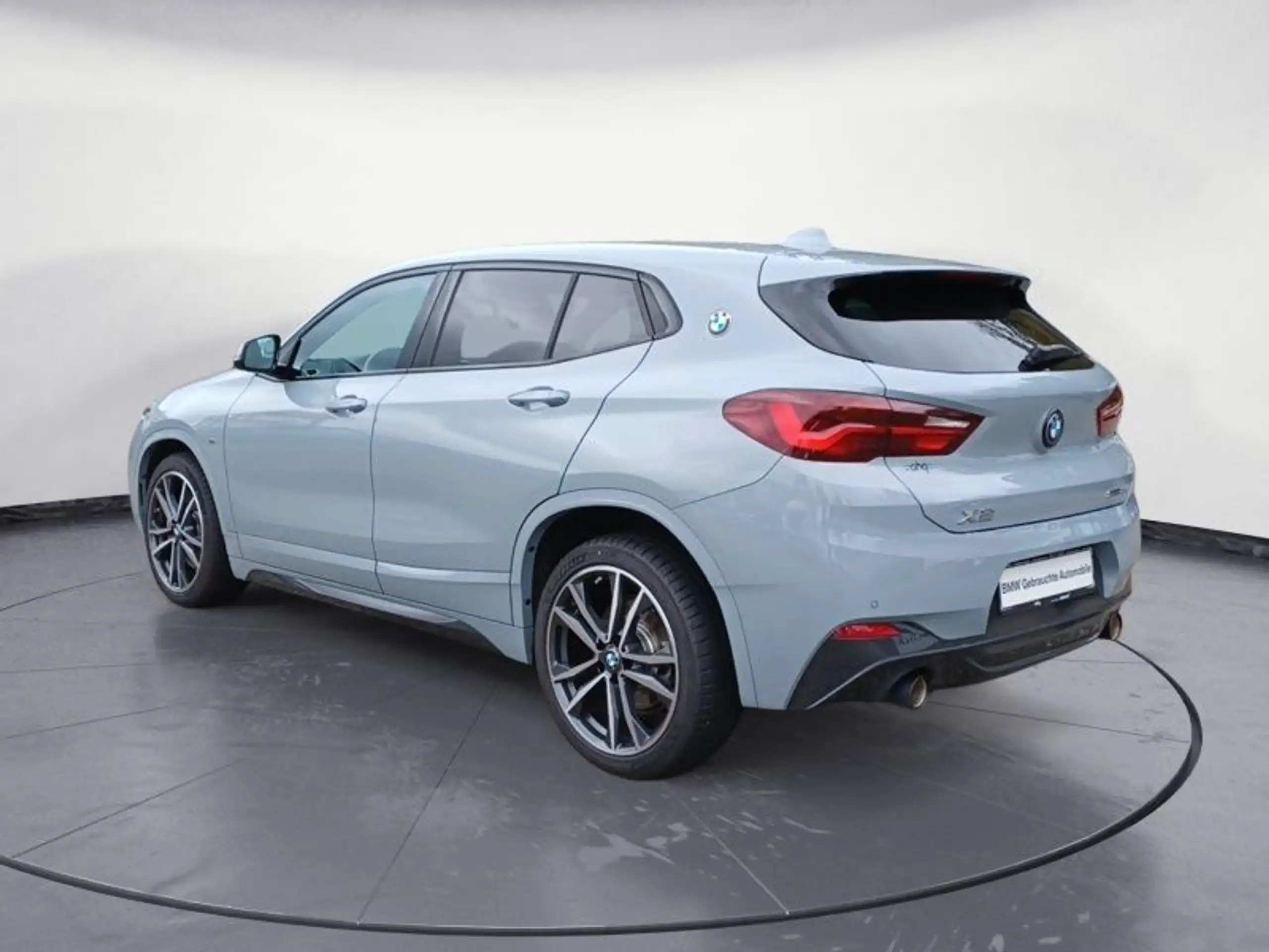 BMW - X2