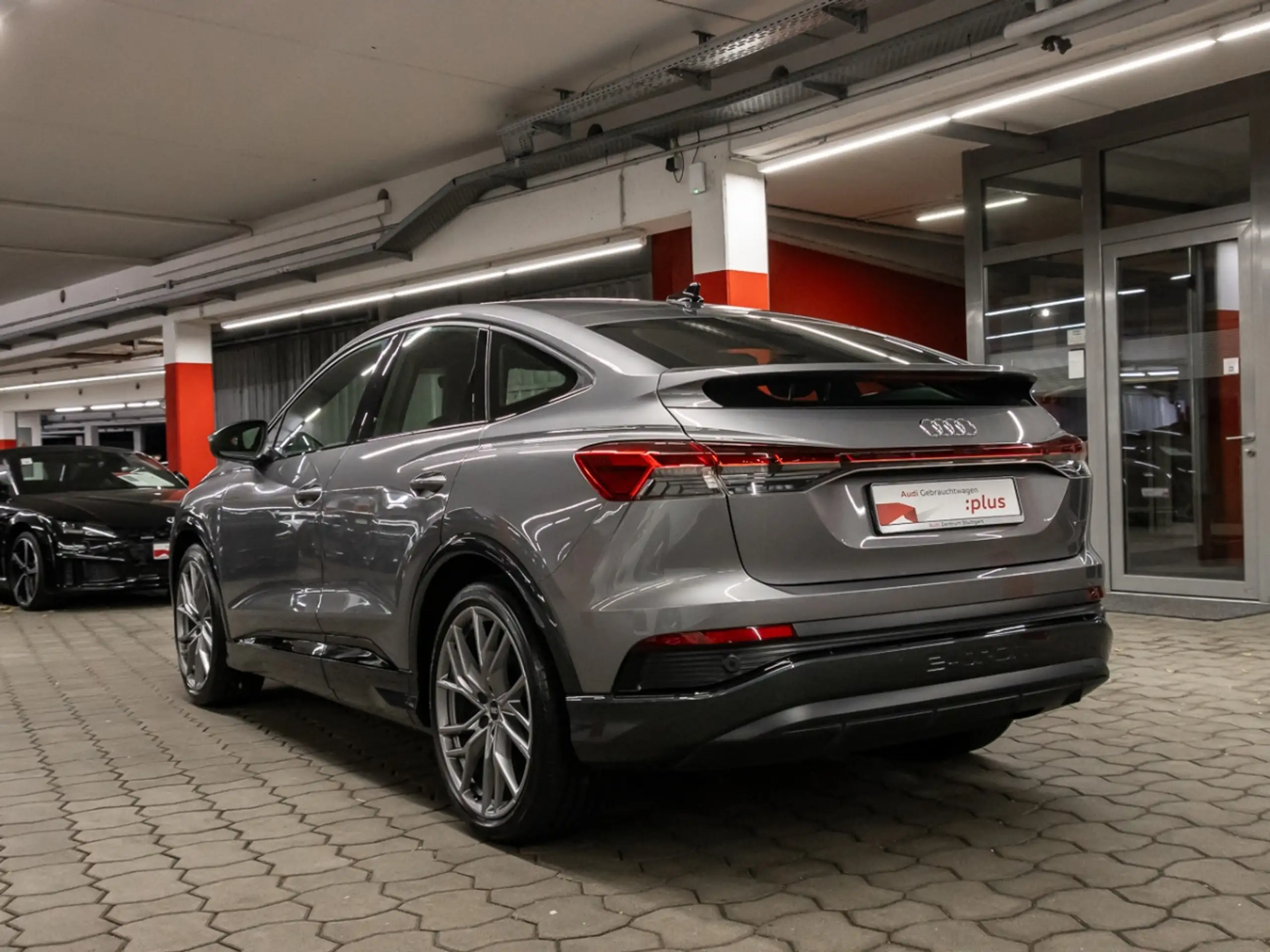 Audi - Q4 e-tron