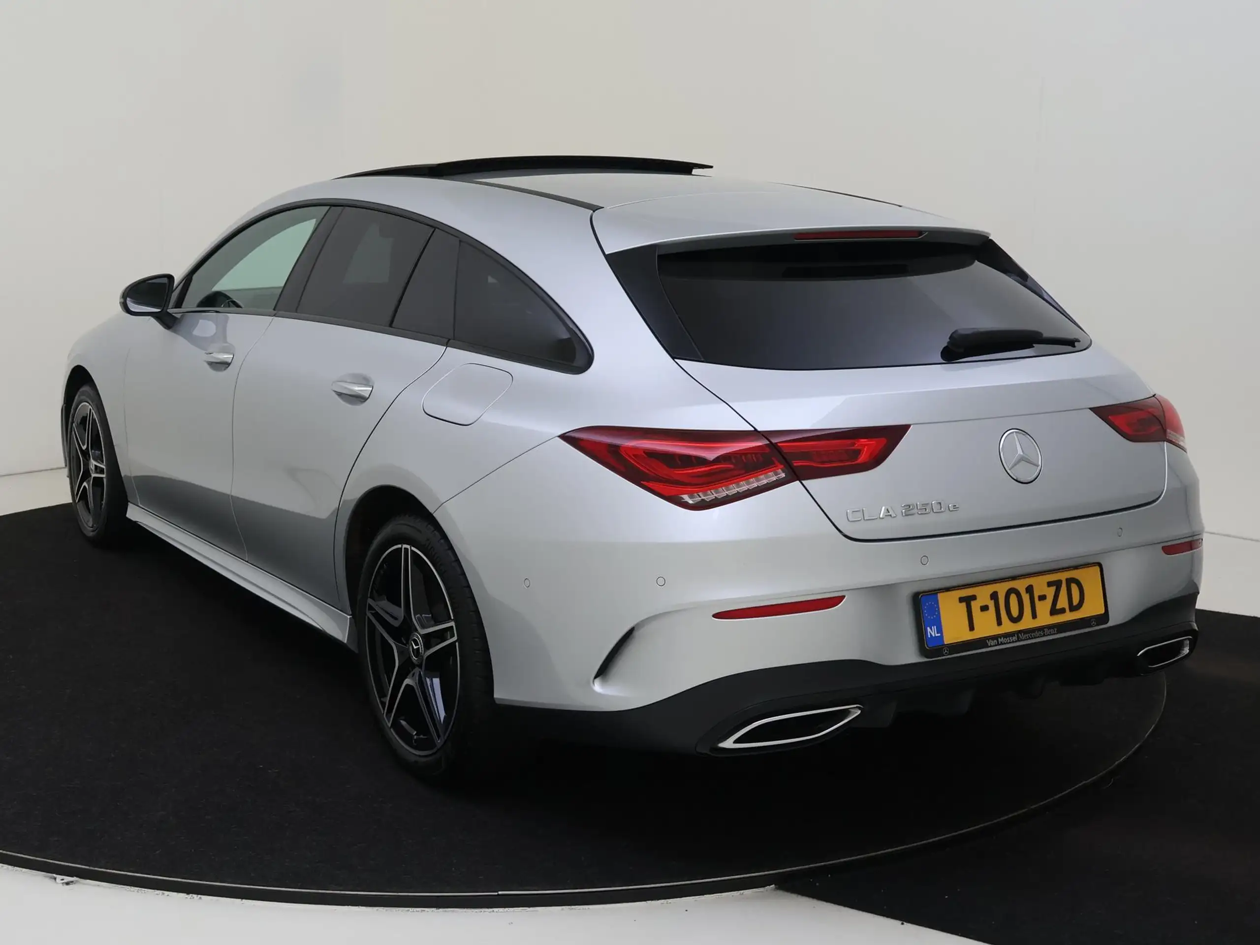 Mercedes-Benz - CLA 250