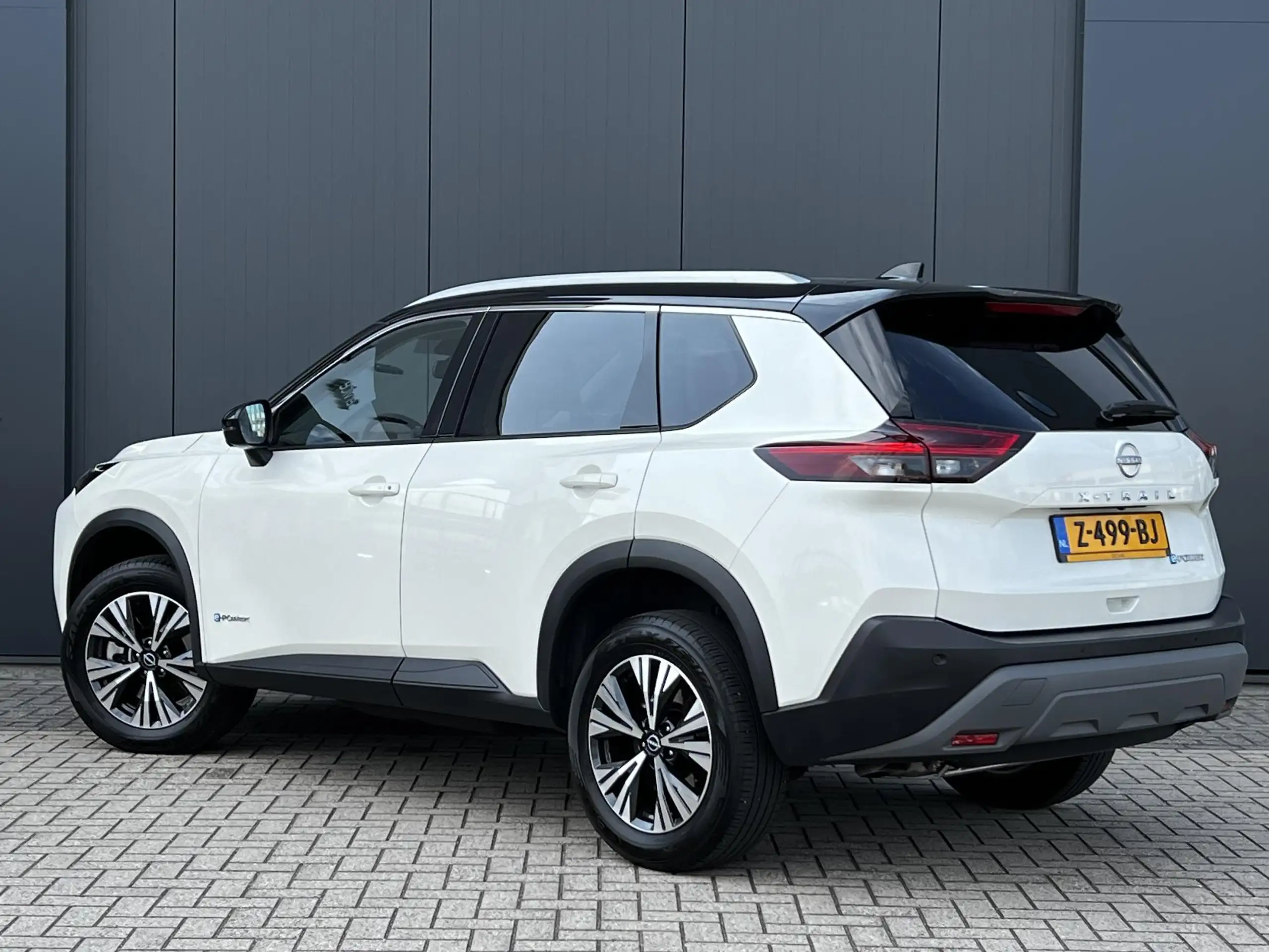 Nissan - X-Trail