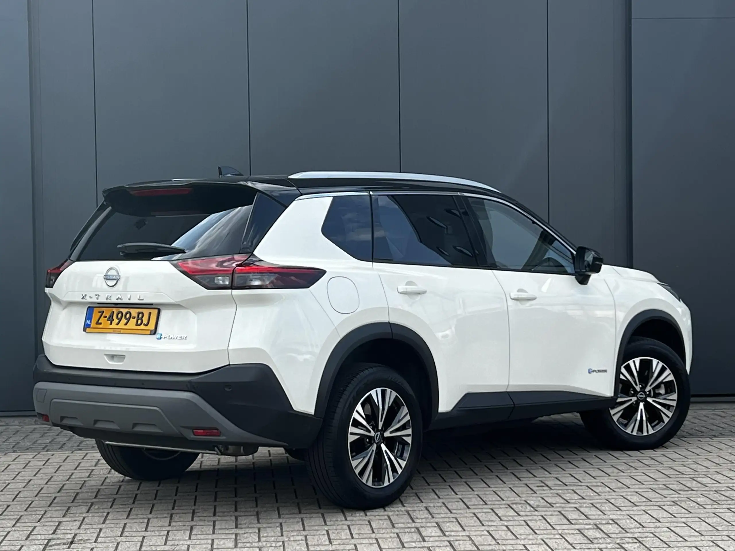 Nissan - X-Trail