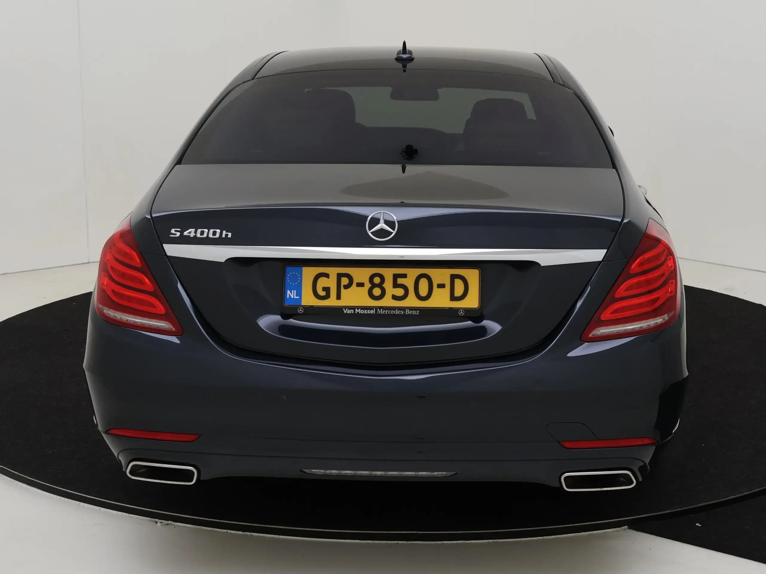 Mercedes-Benz - S 400