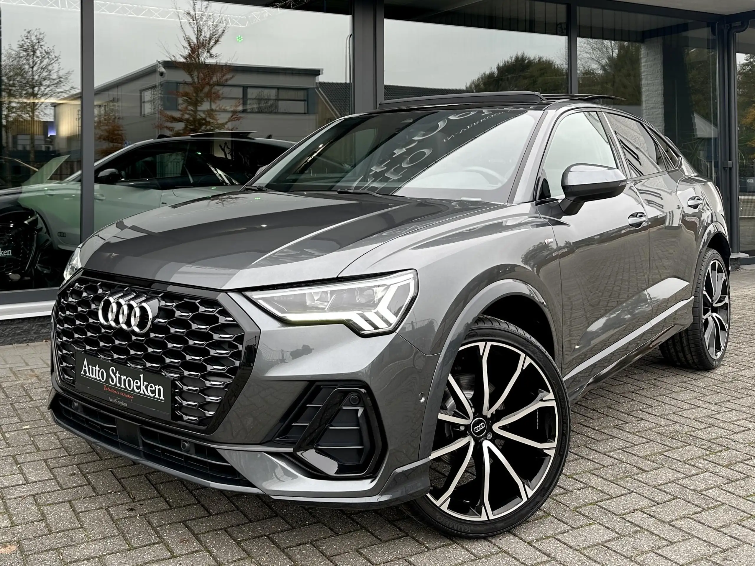 Audi - Q3