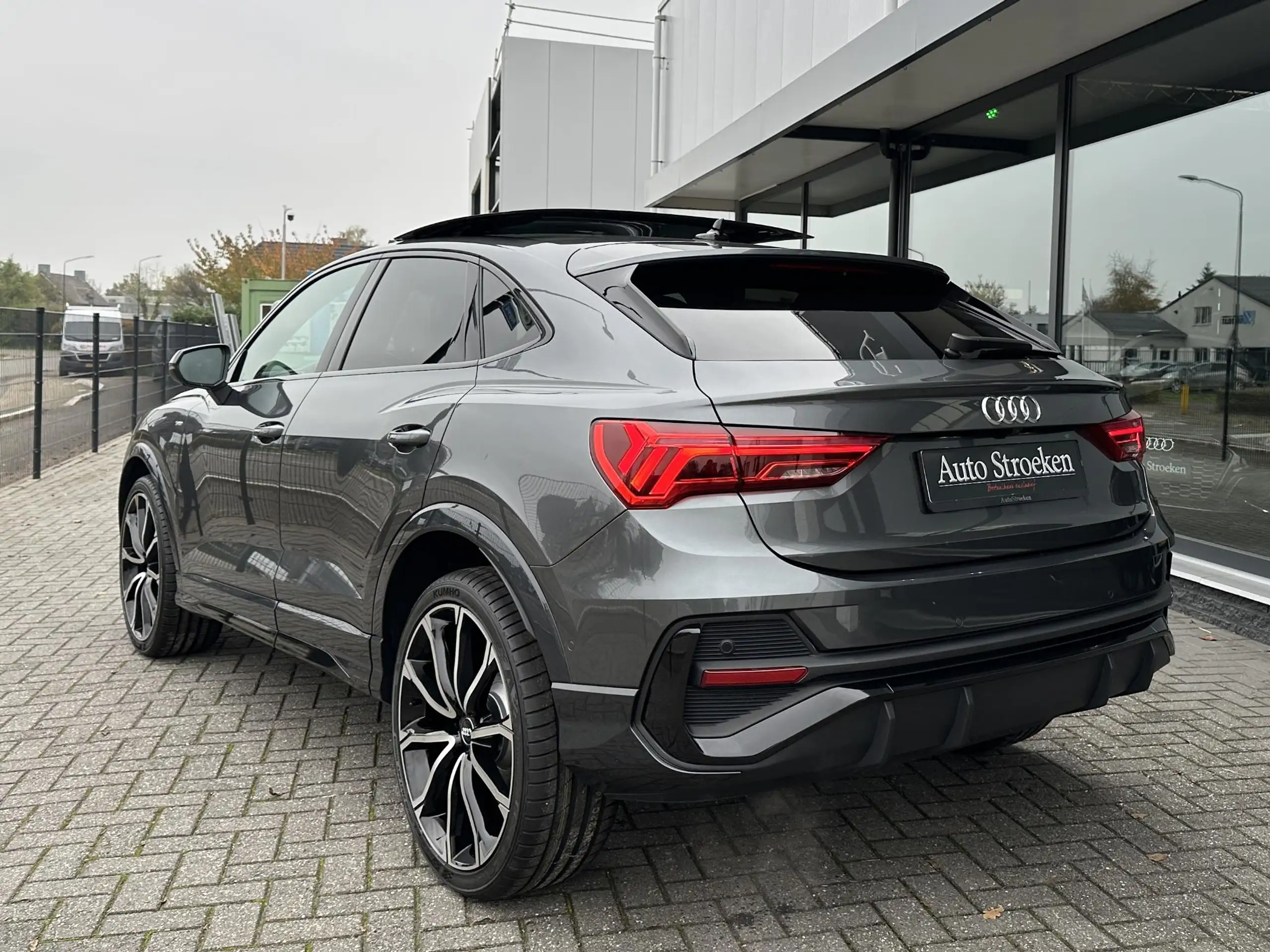 Audi - Q3