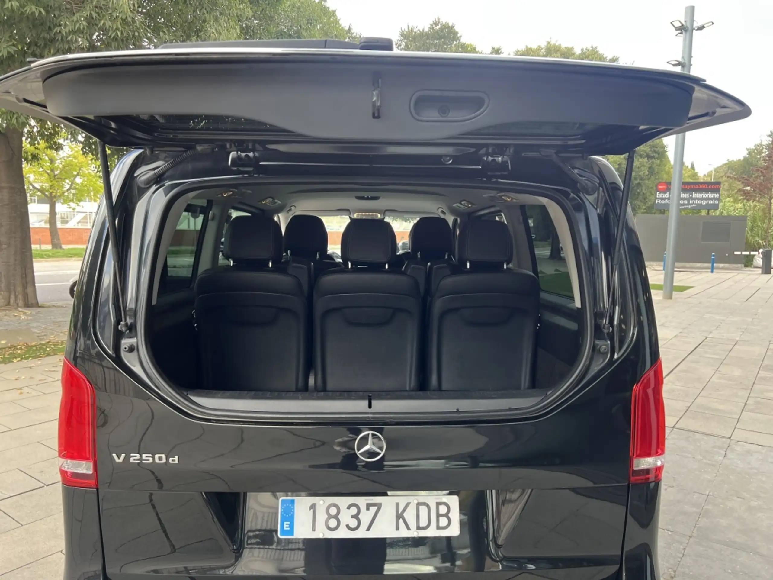 Mercedes-Benz - V 250