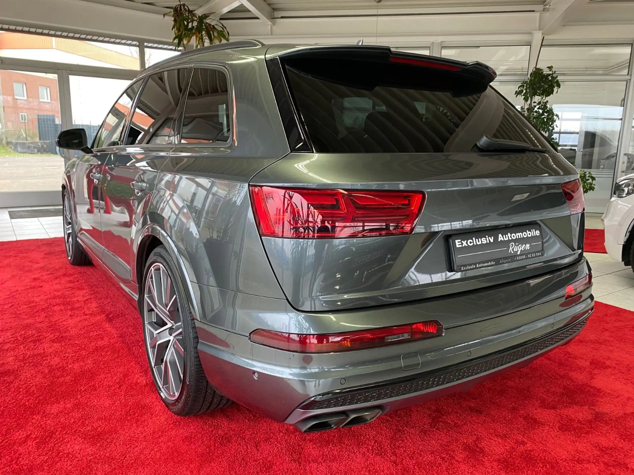 Audi - SQ7