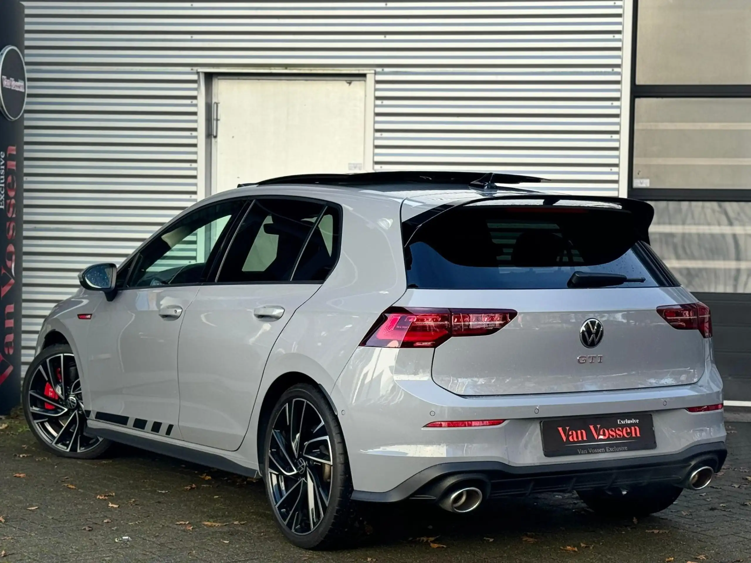 Volkswagen - Golf GTI