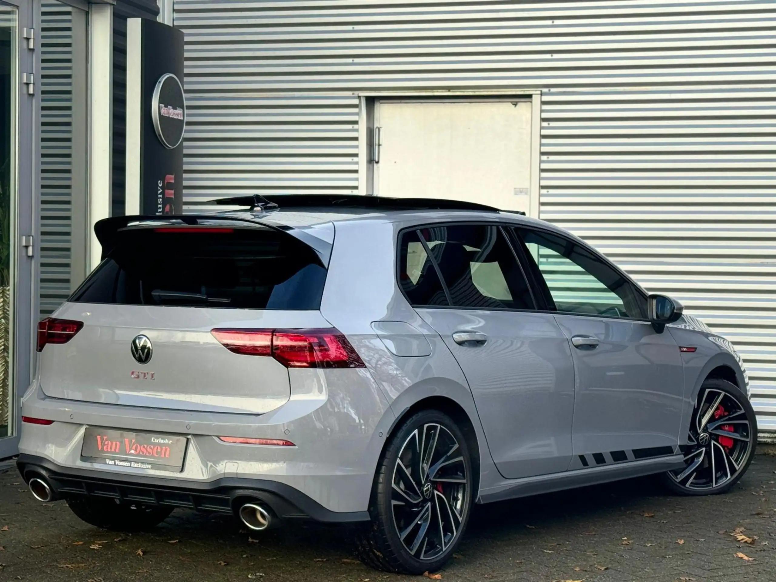 Volkswagen - Golf GTI