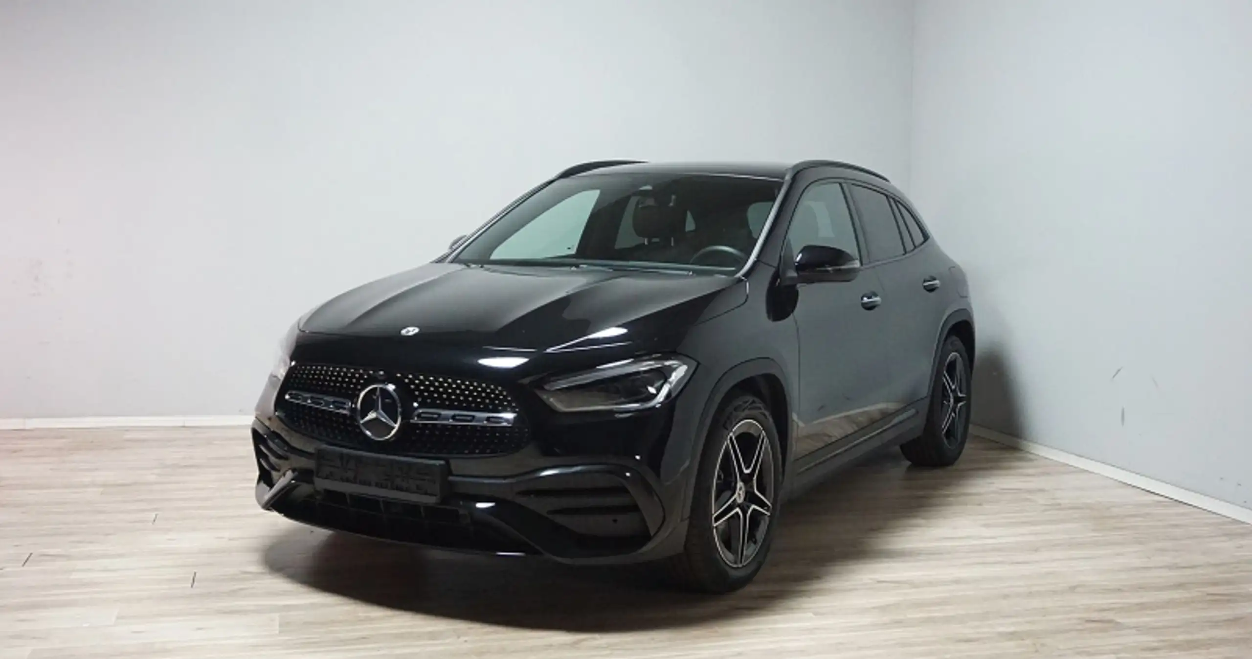 Mercedes-Benz - GLA 250