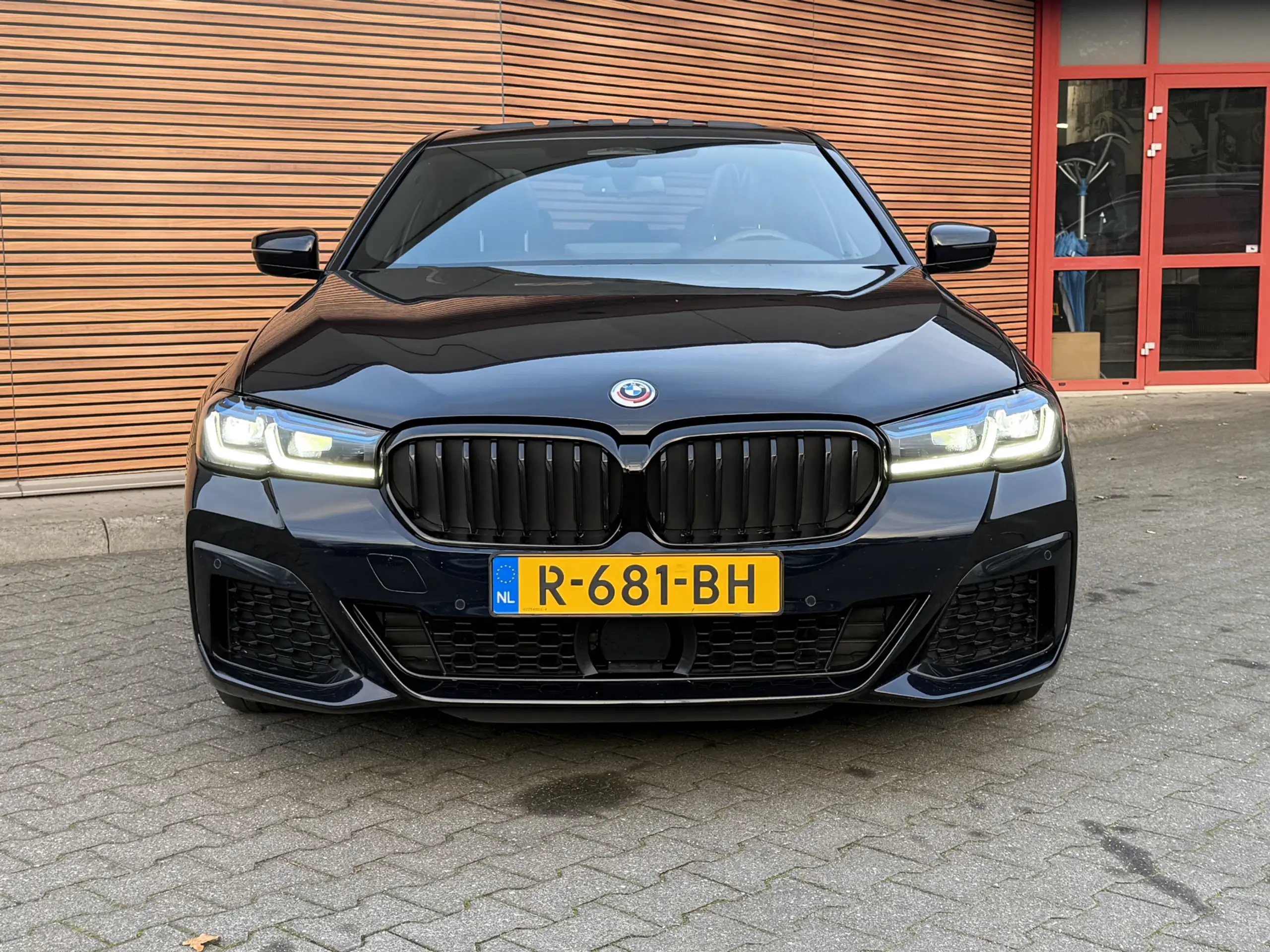 BMW - 520