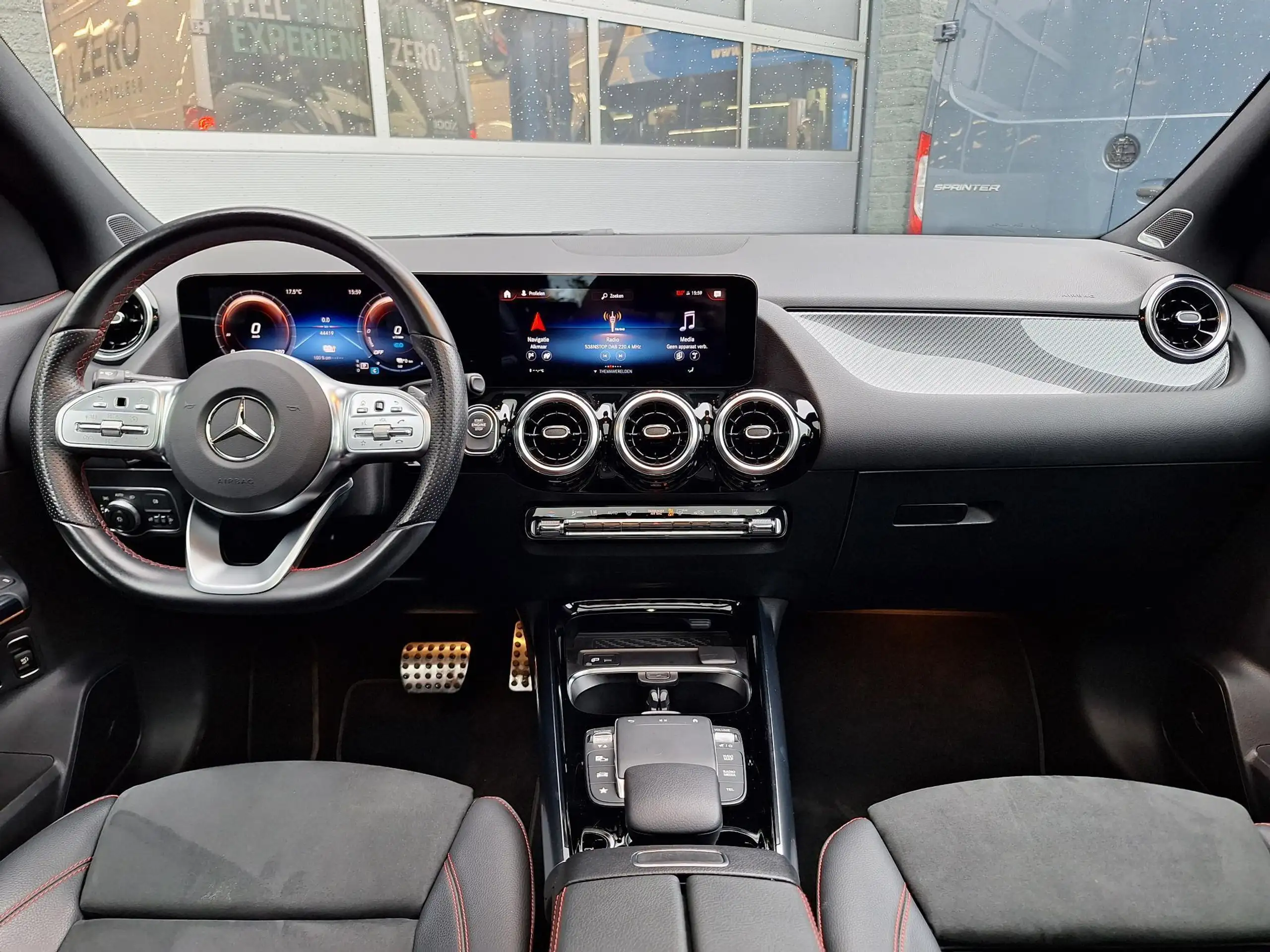 Mercedes-Benz - GLA 250