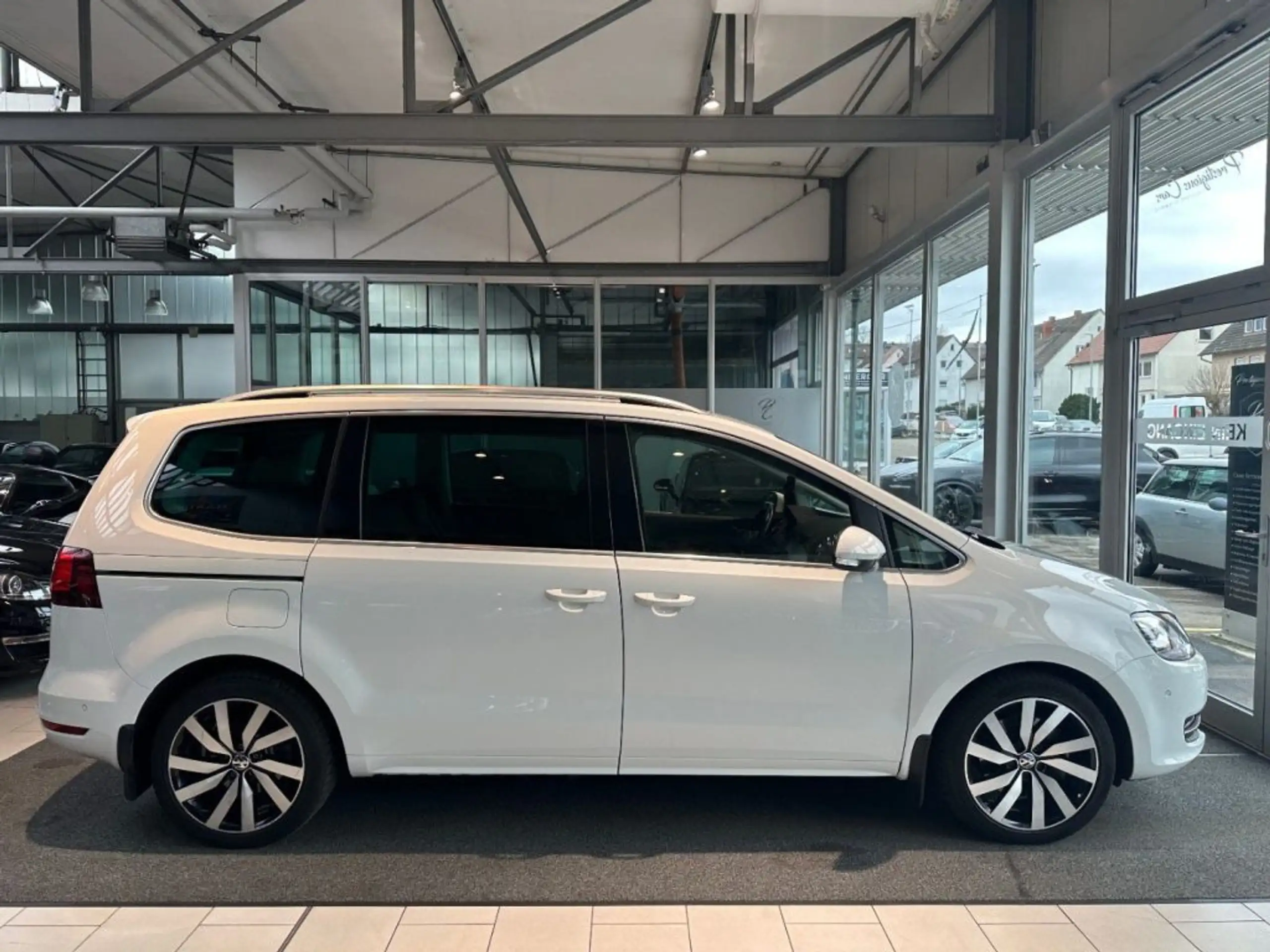 Volkswagen - Sharan