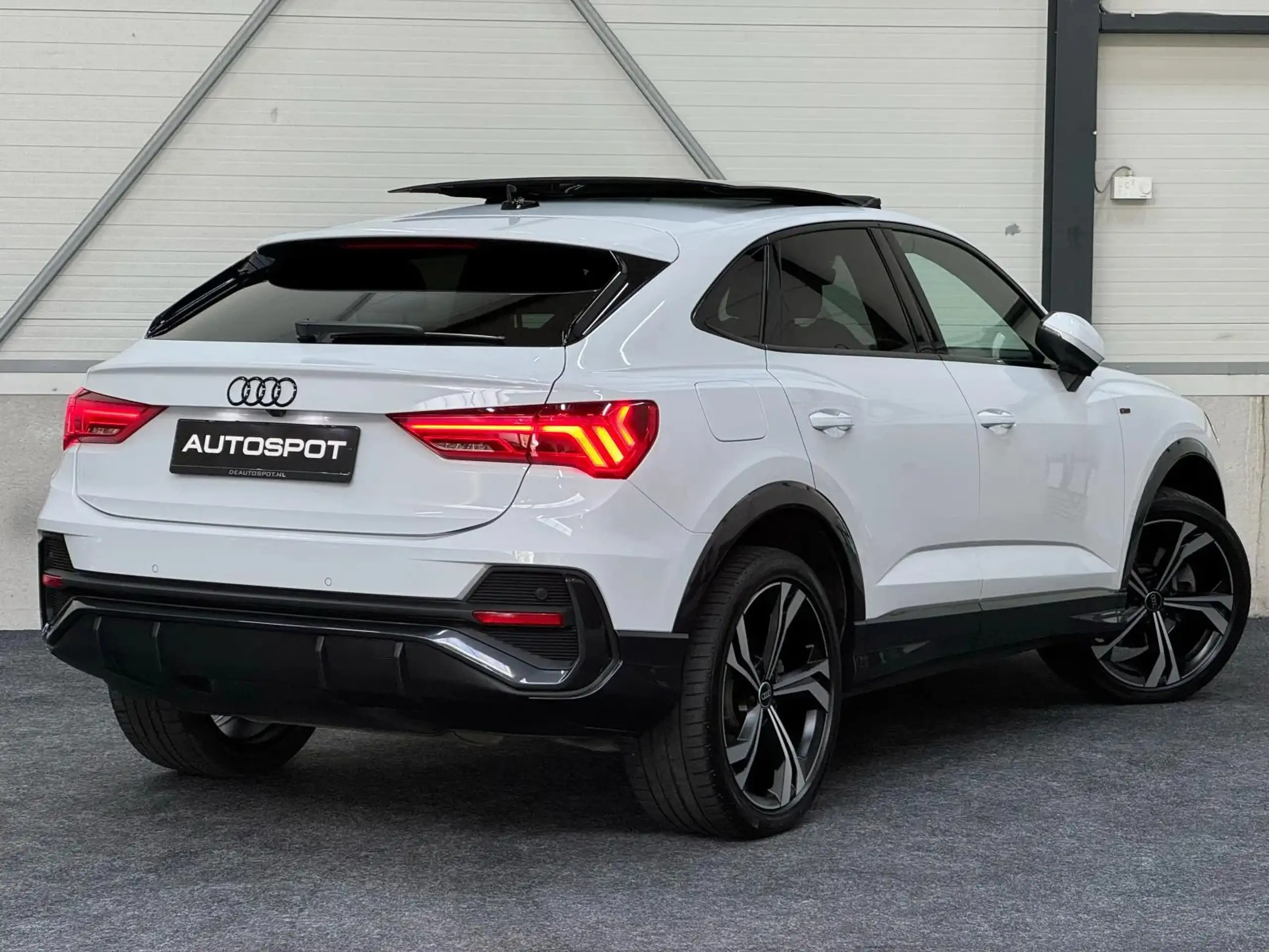 Audi - Q3