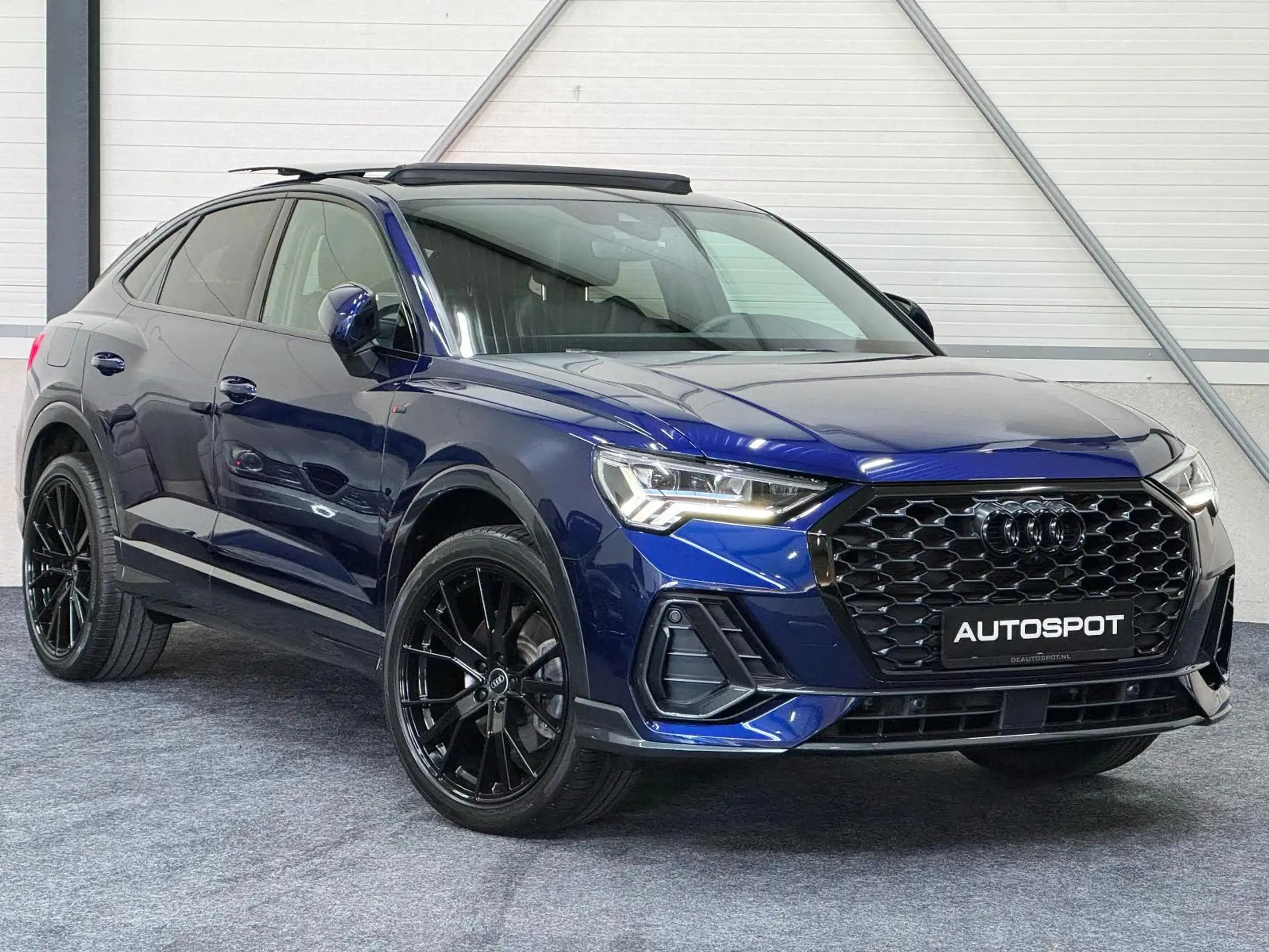 Audi - Q3